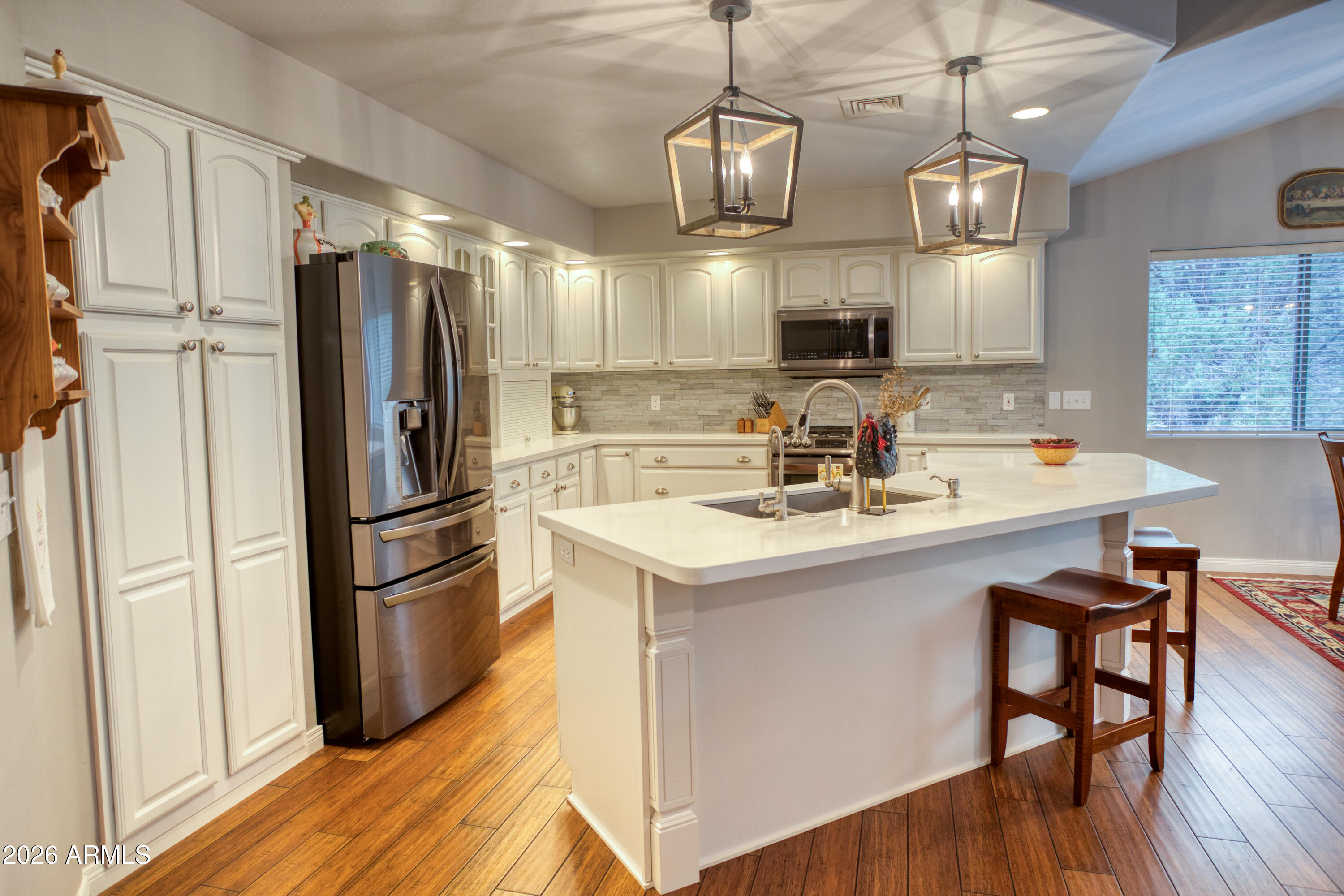 955 Rainbow View Drive