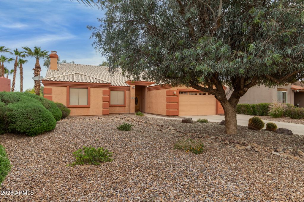 Photo of 880 W St Andrews Drive, Casa Grande, AZ 85122 (MLS # 6854132)