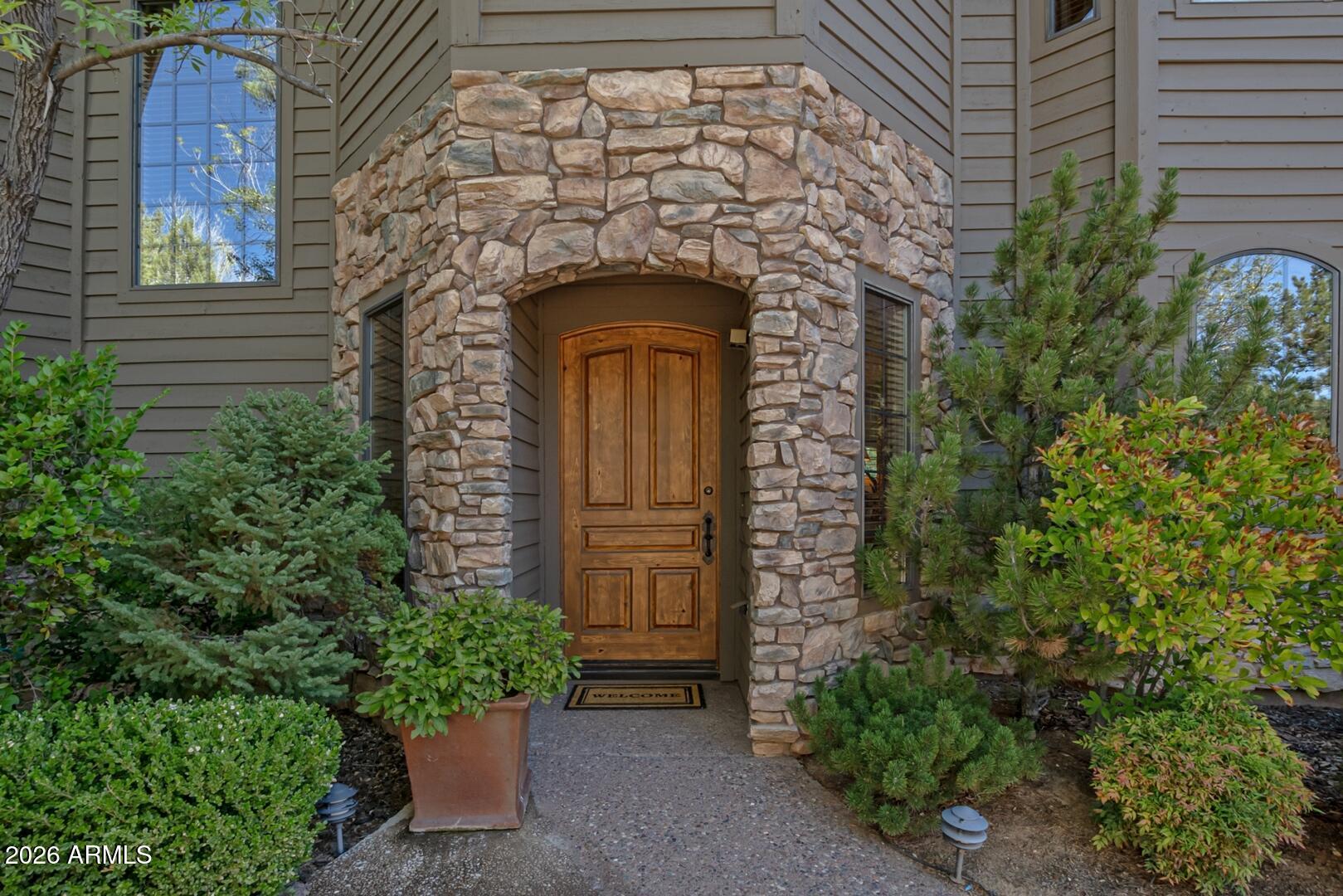 2600 E WILD ROSE Circle