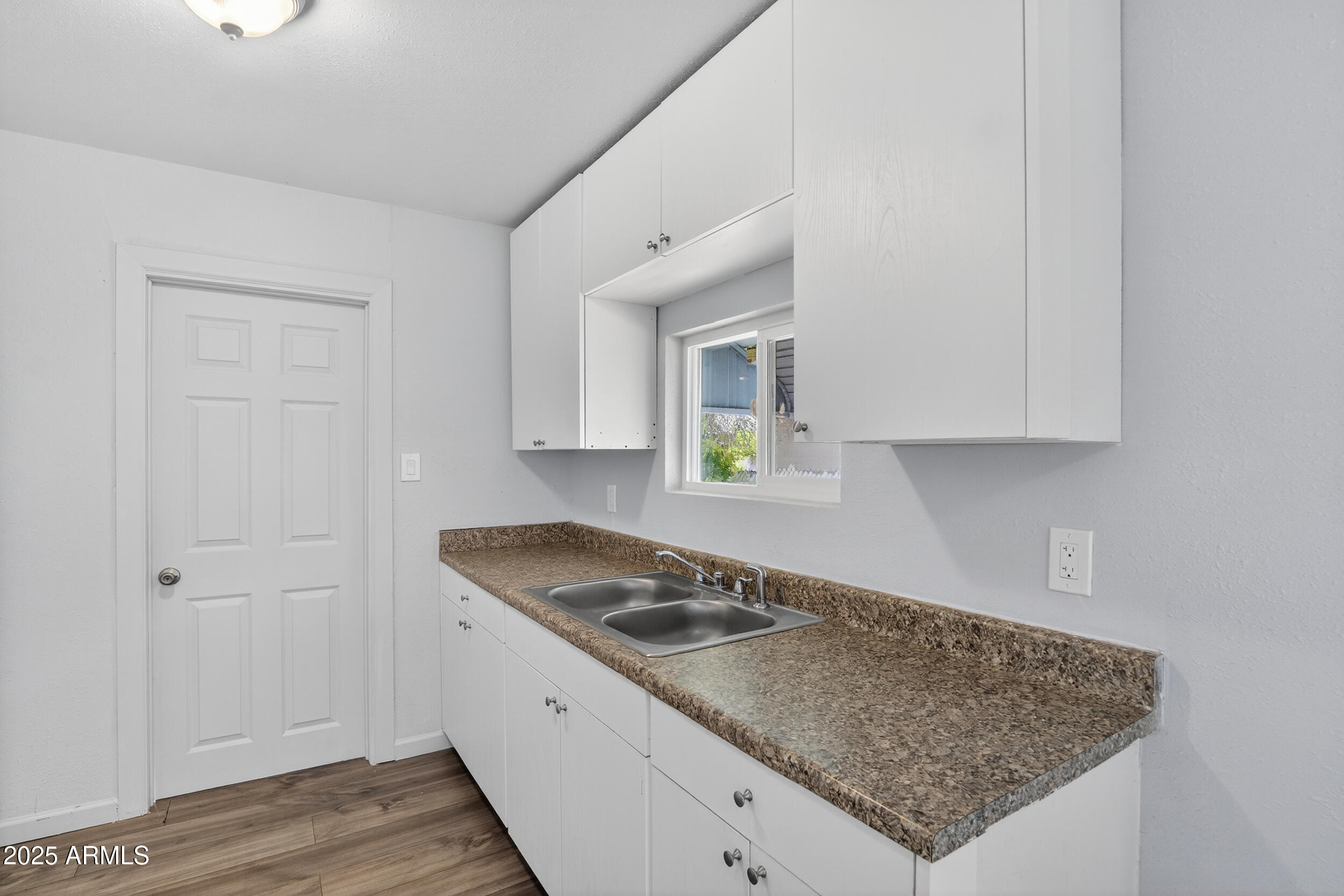 1410 S 24TH Avenue A