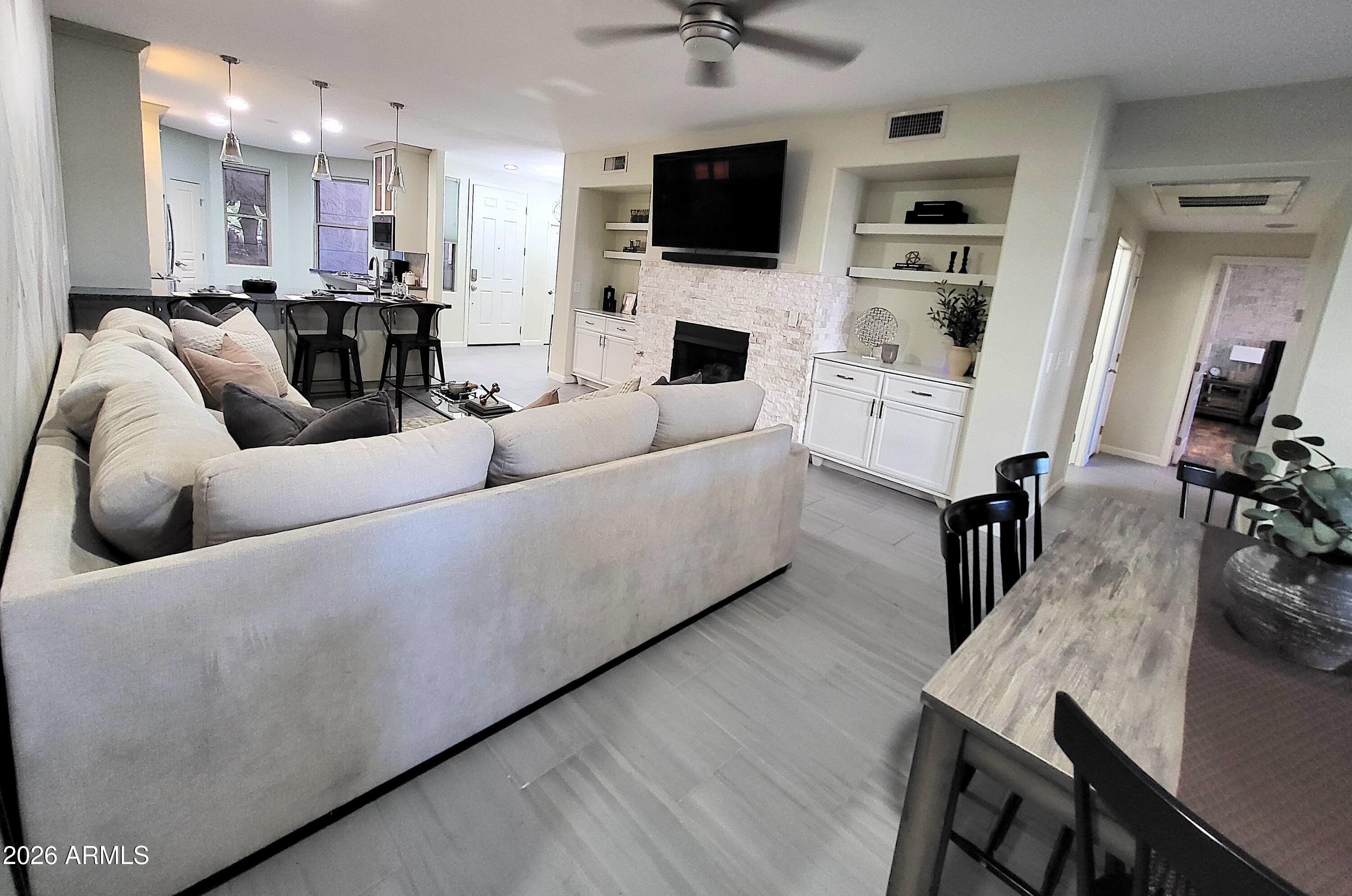 15221 N CLUBGATE Drive 1128