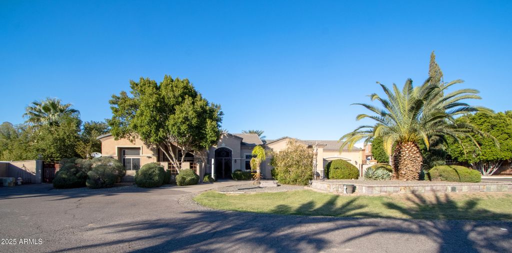 Photo of 5627 N 83rd Lane, Glendale, AZ 85303 (MLS # 6952981)