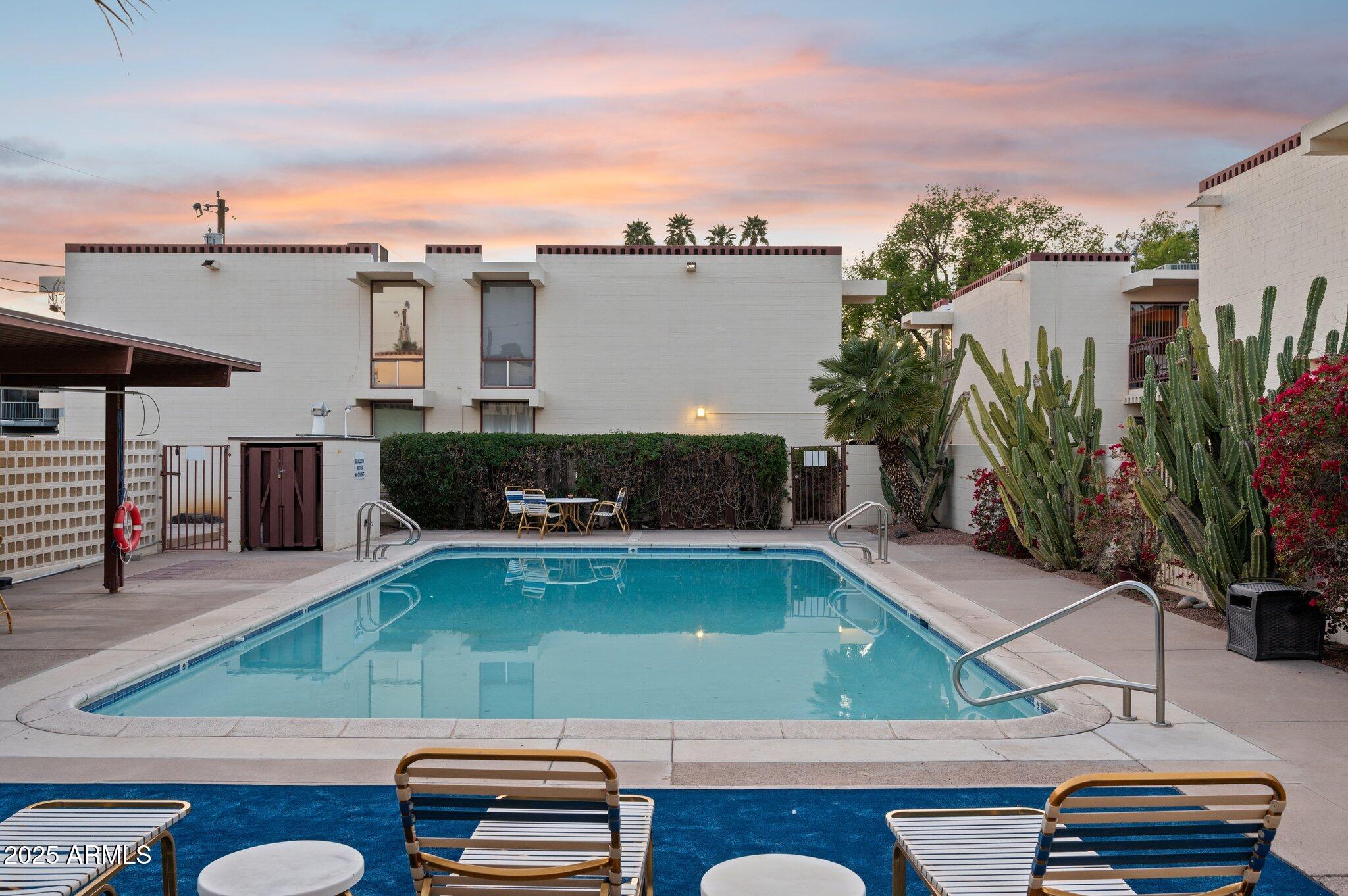 7751 E GLENROSA Avenue B7