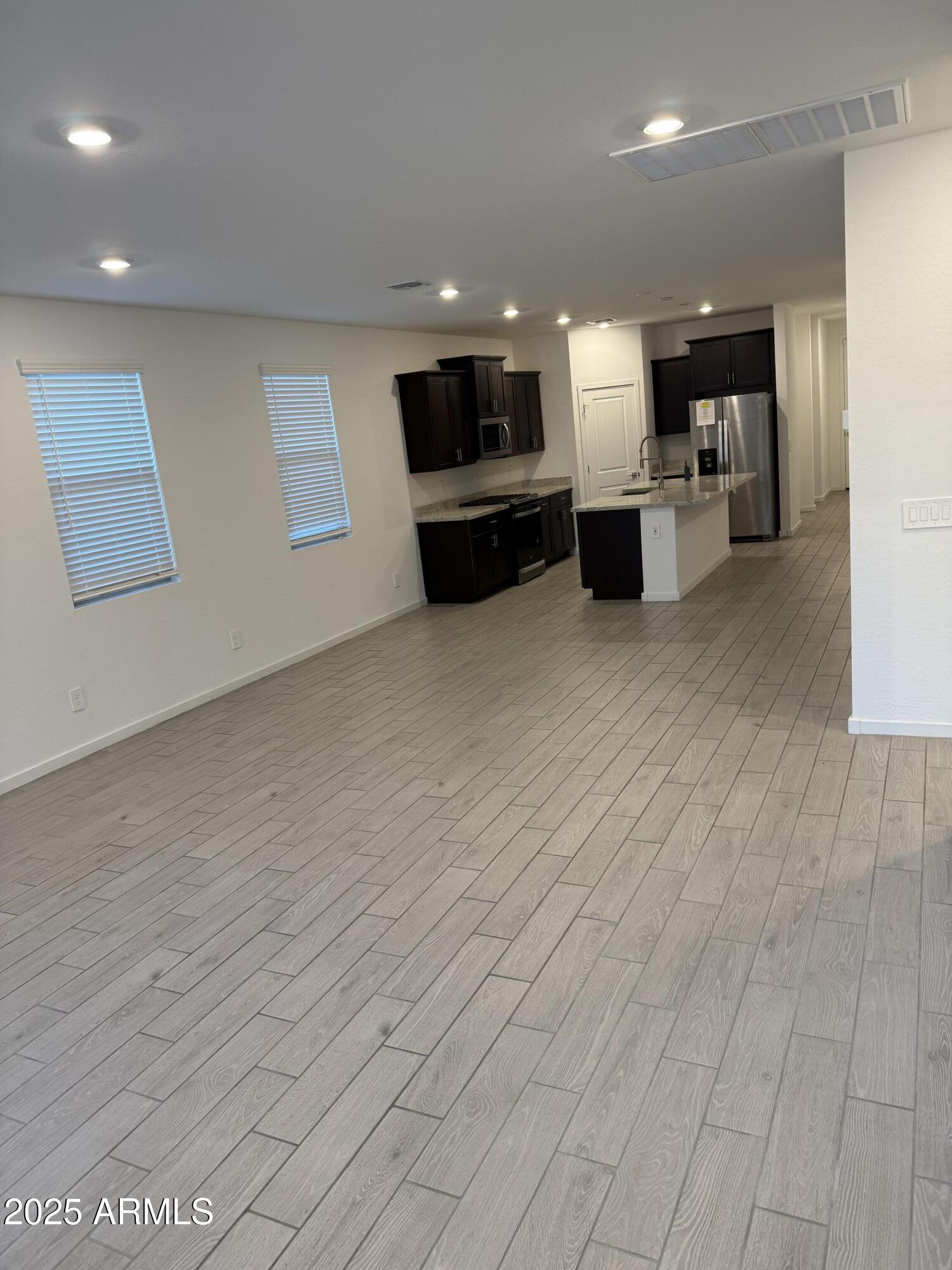 2520 E SAN ESTEBAN Drive