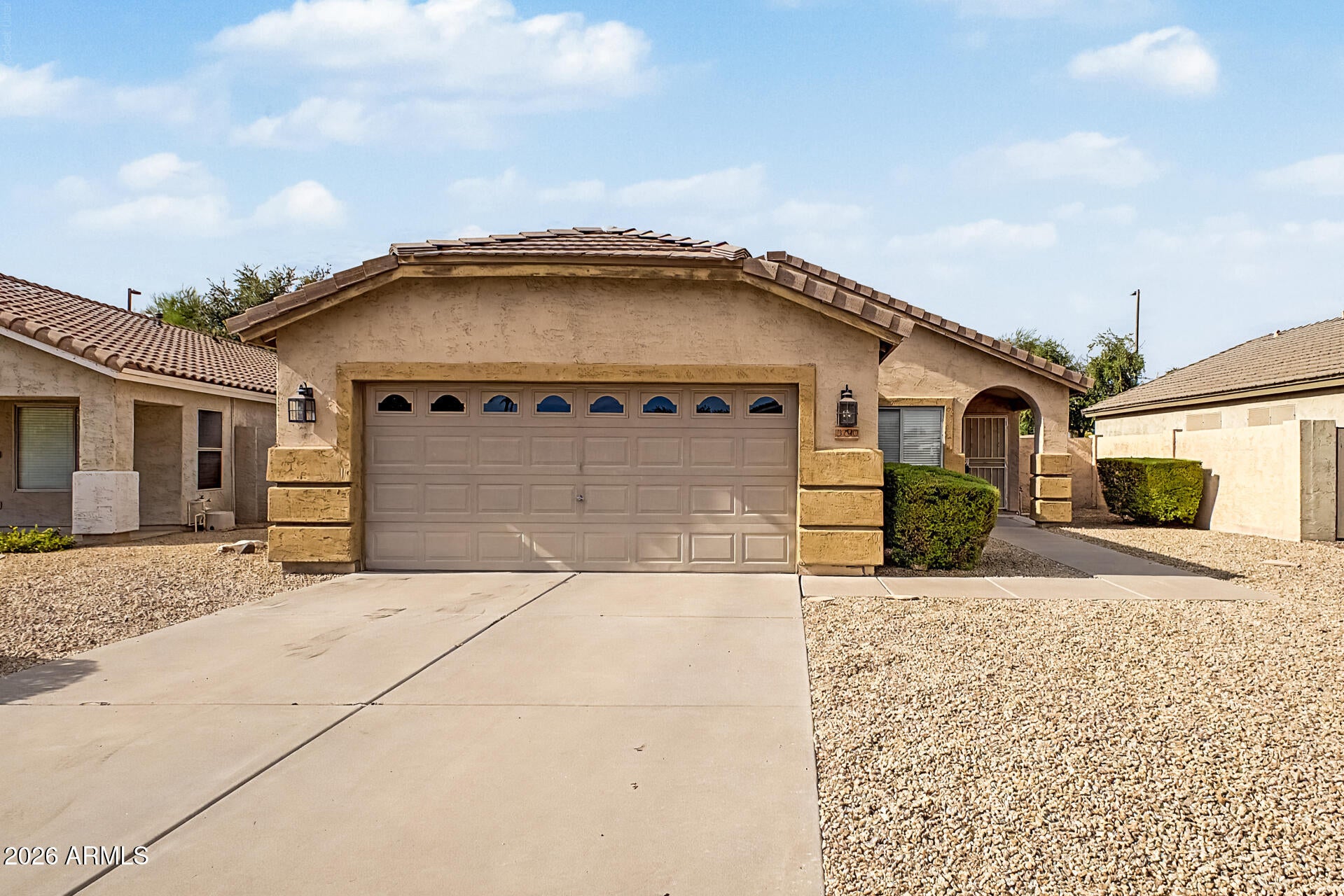 3290 E JUANITA Avenue