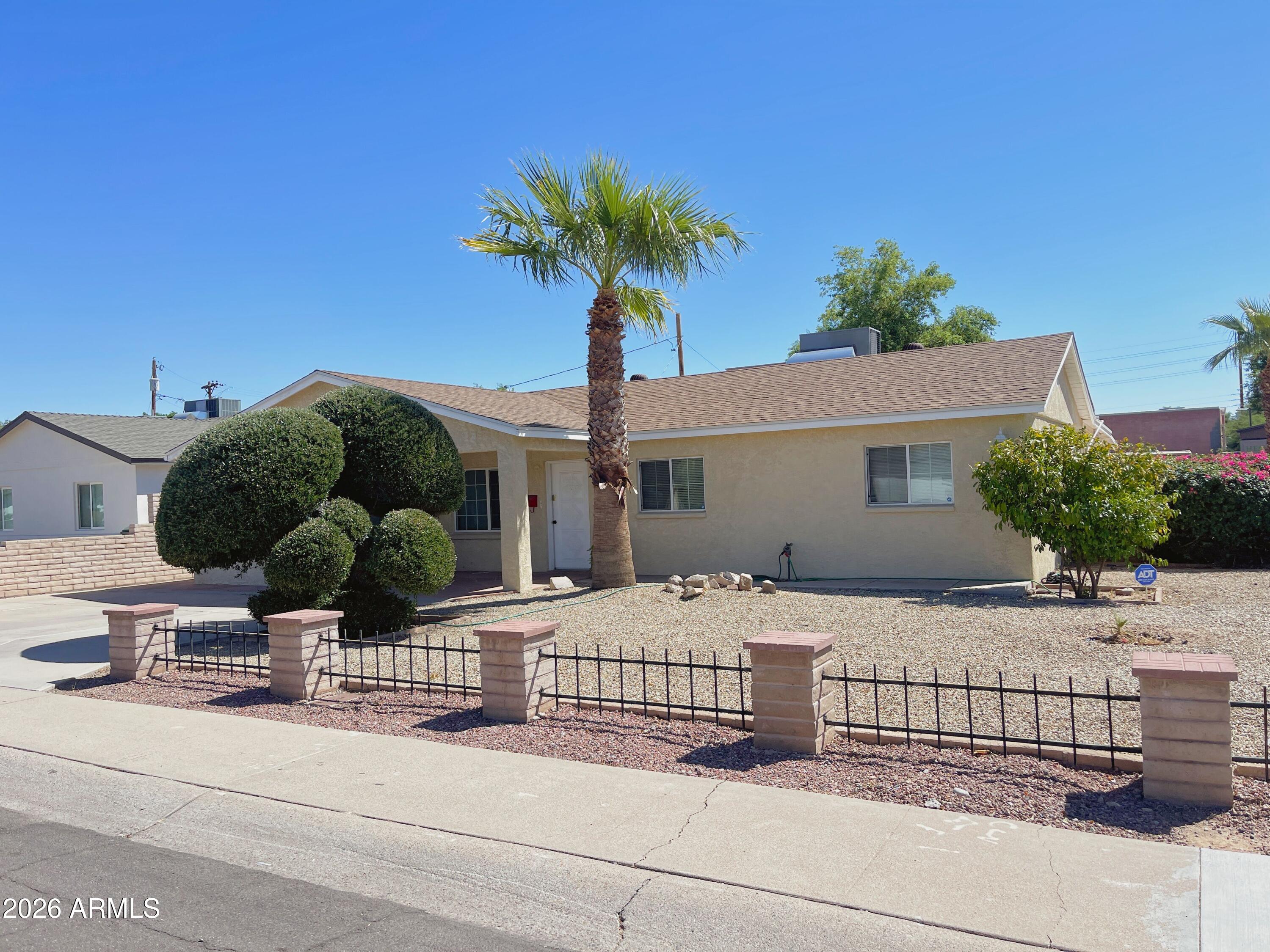 2401 E Meadowbrook Avenue