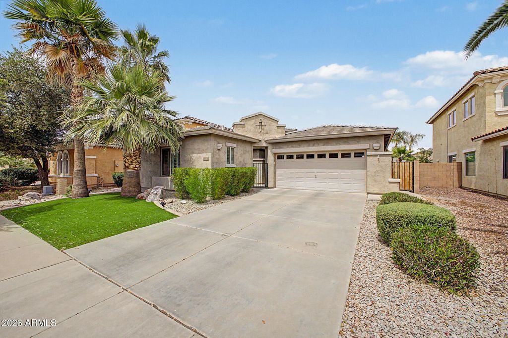 Photo of 896 E Indian Wells Place, Chandler, AZ 85249 (MLS # 7015443)