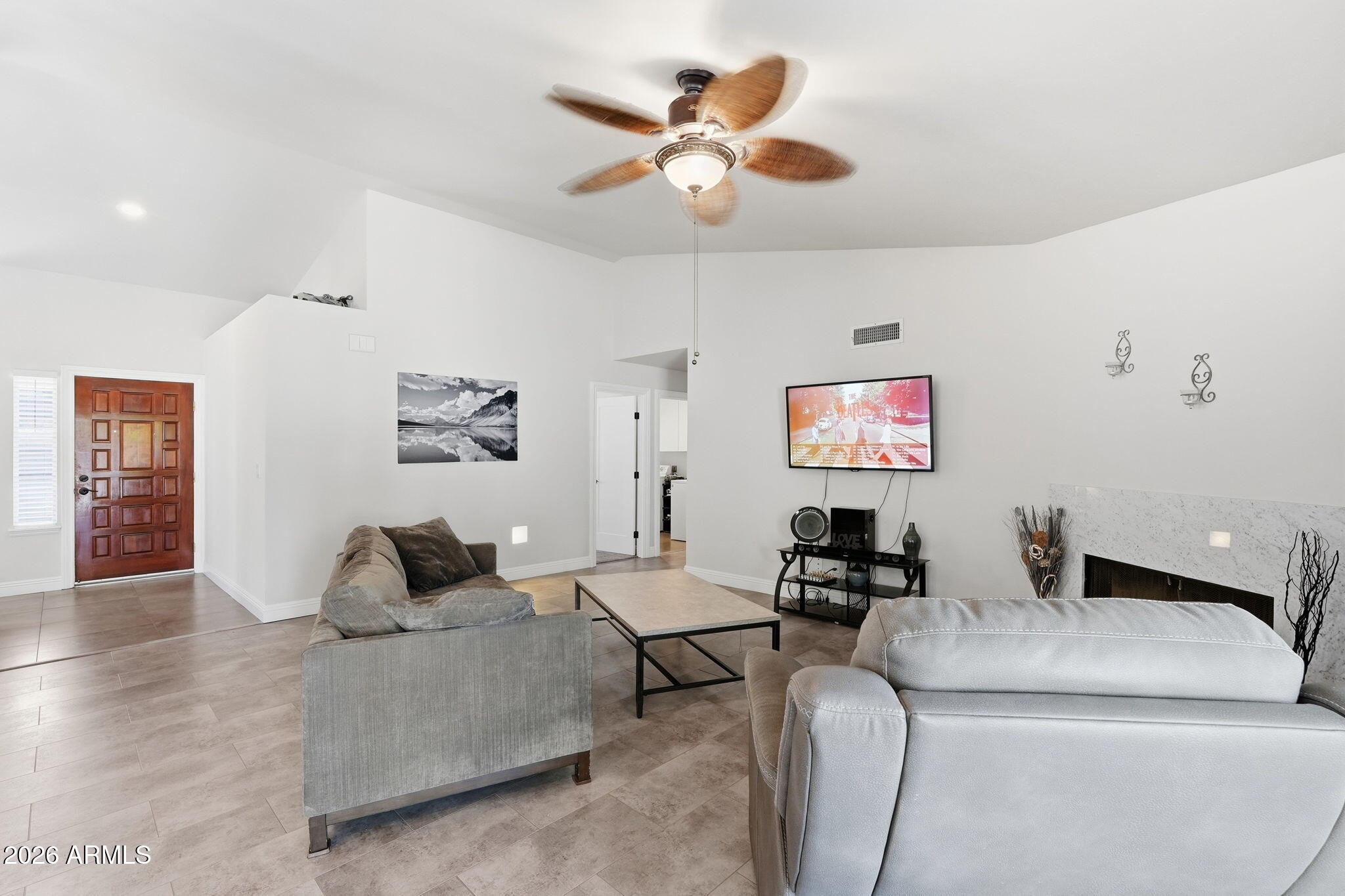 5536 E BEVERLY Lane