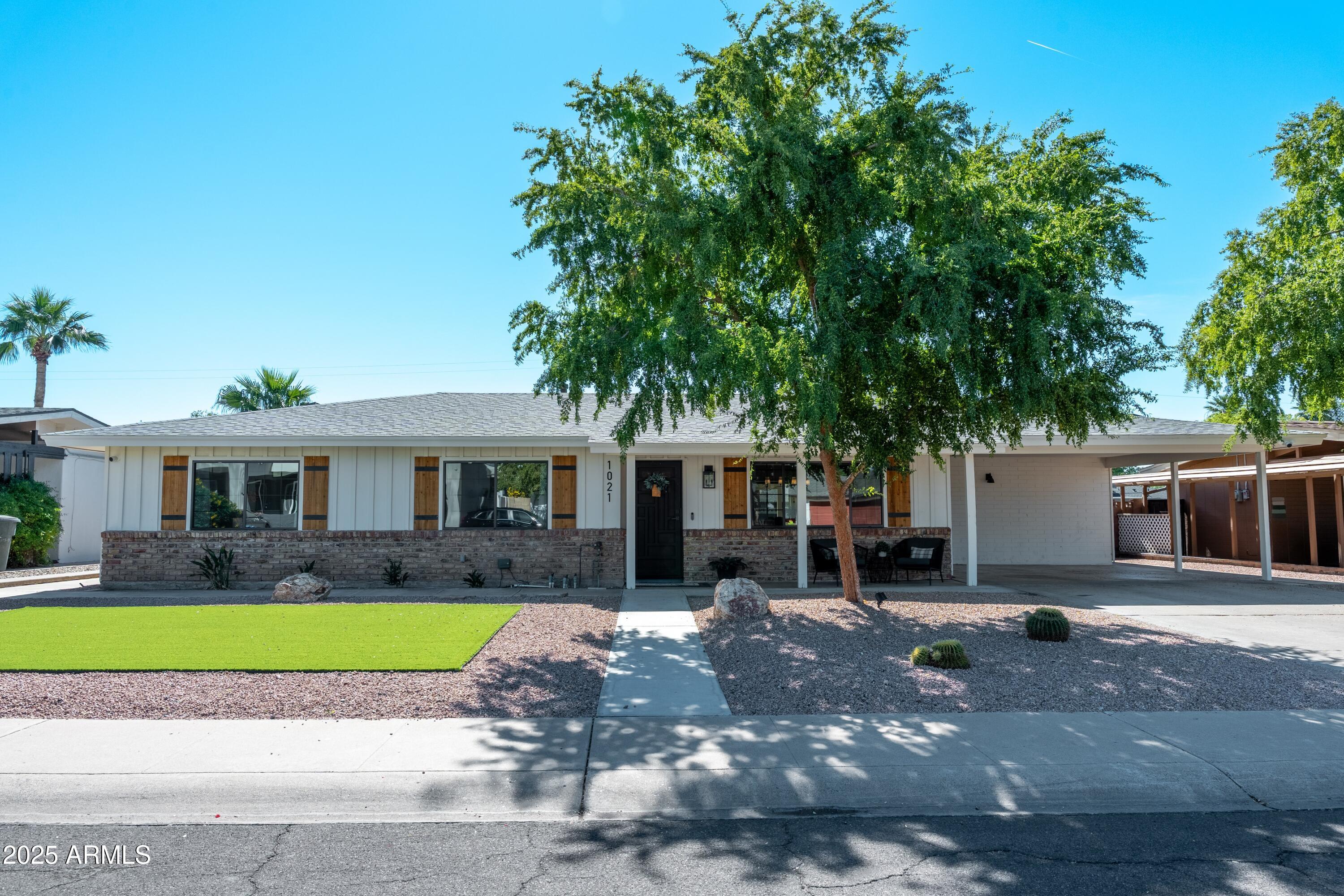 Homes for Sale in Queen Creek Arizona 1 1021 E PALMAIRE Avenue