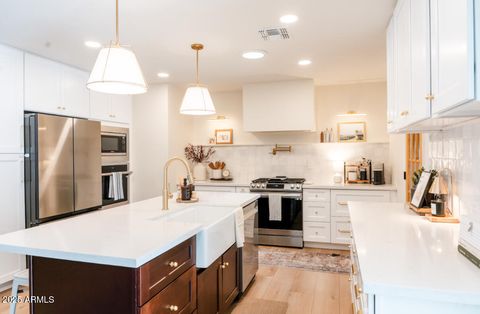 1021 E PALMAIRE Avenue Phoenix AZ 85020