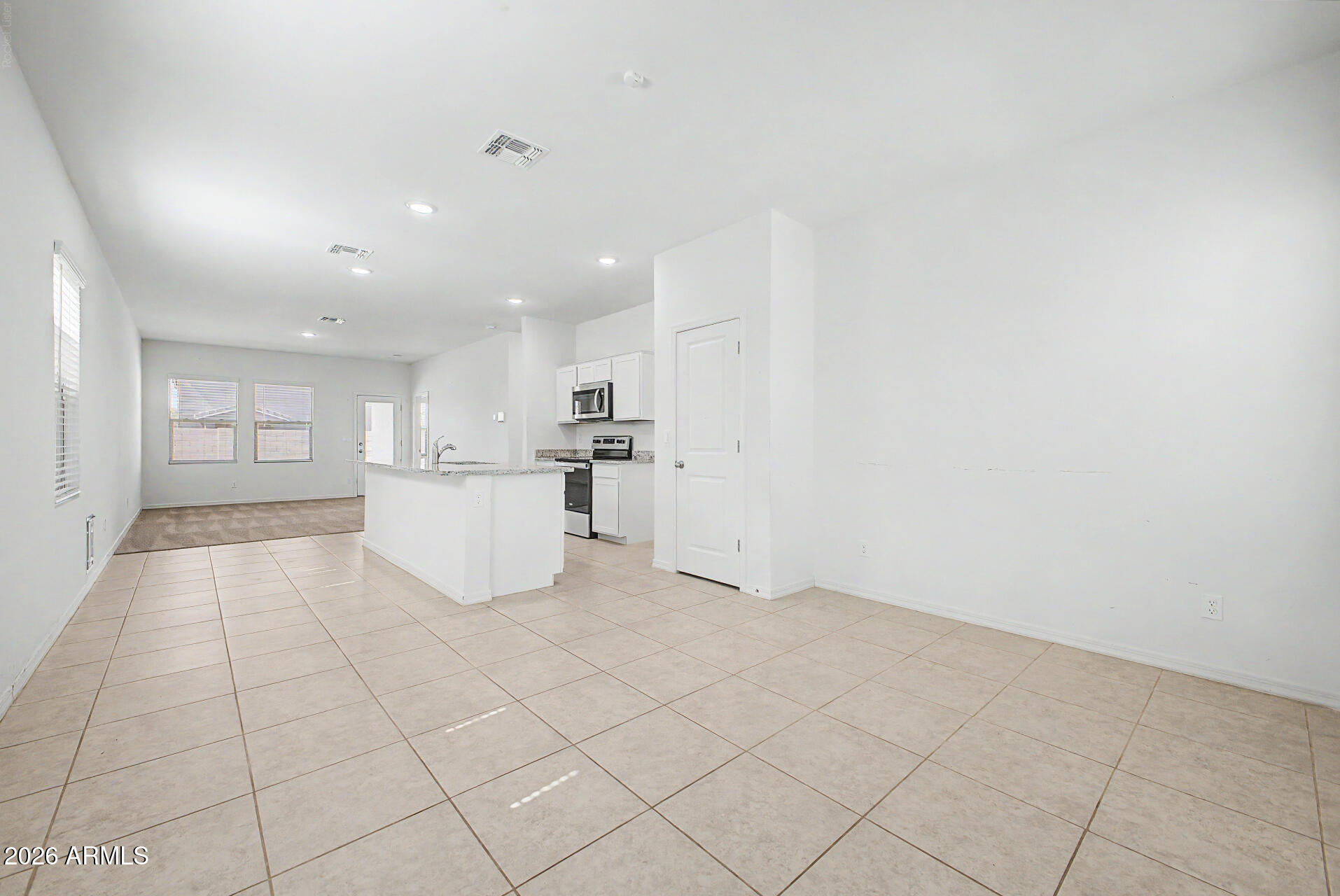6070 E HELIOS Drive