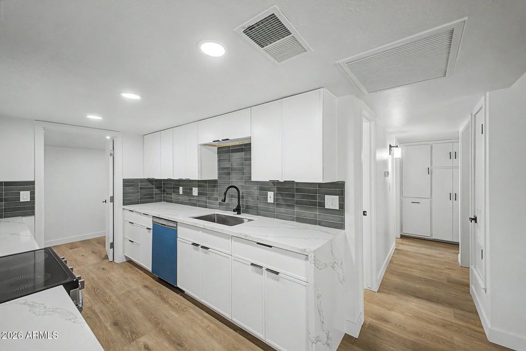 Photo of 2009 E 3rd Drive, Mesa, AZ 85204 (MLS # 7028707)