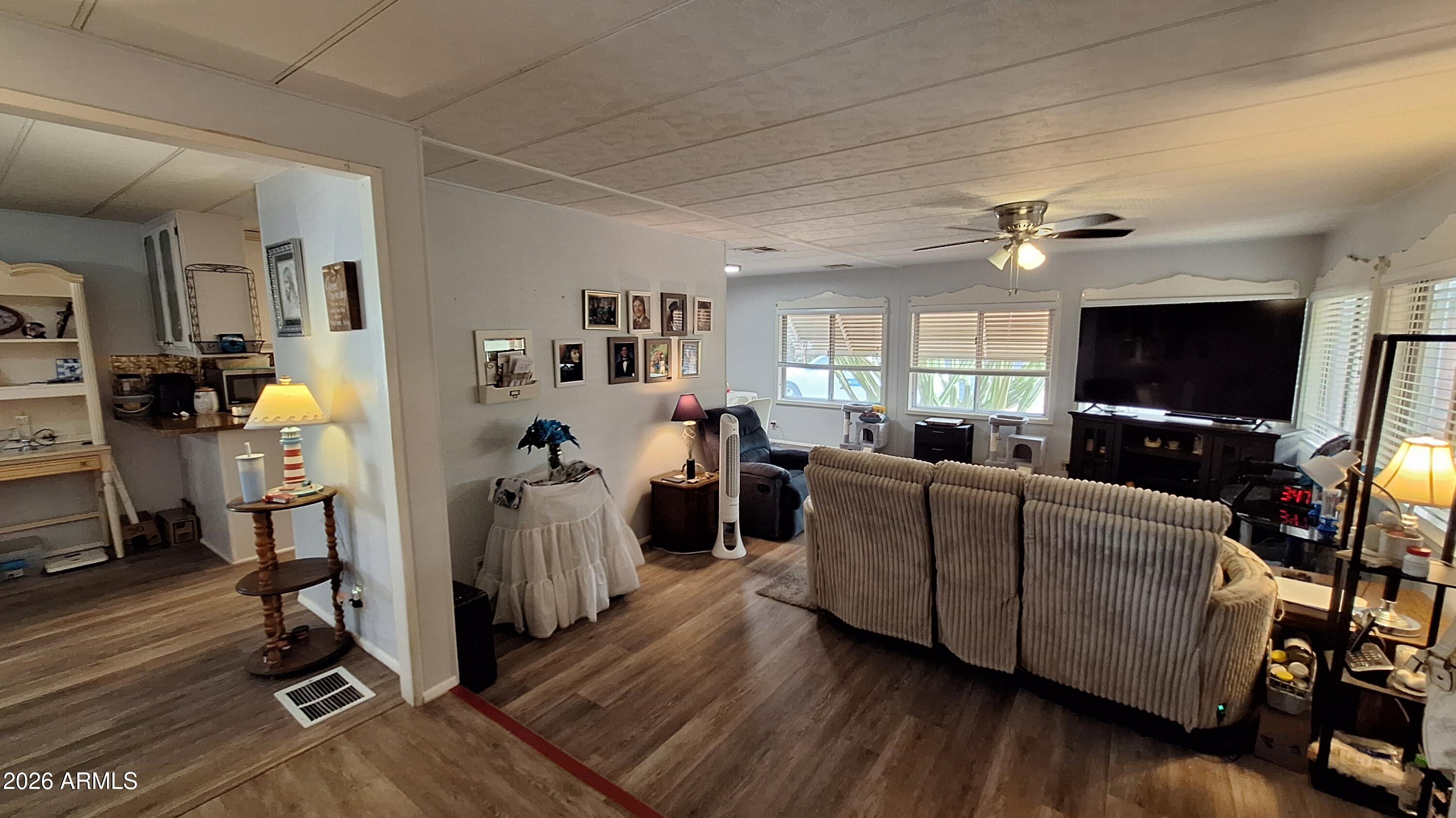 6960 W Peoria Avenue 37