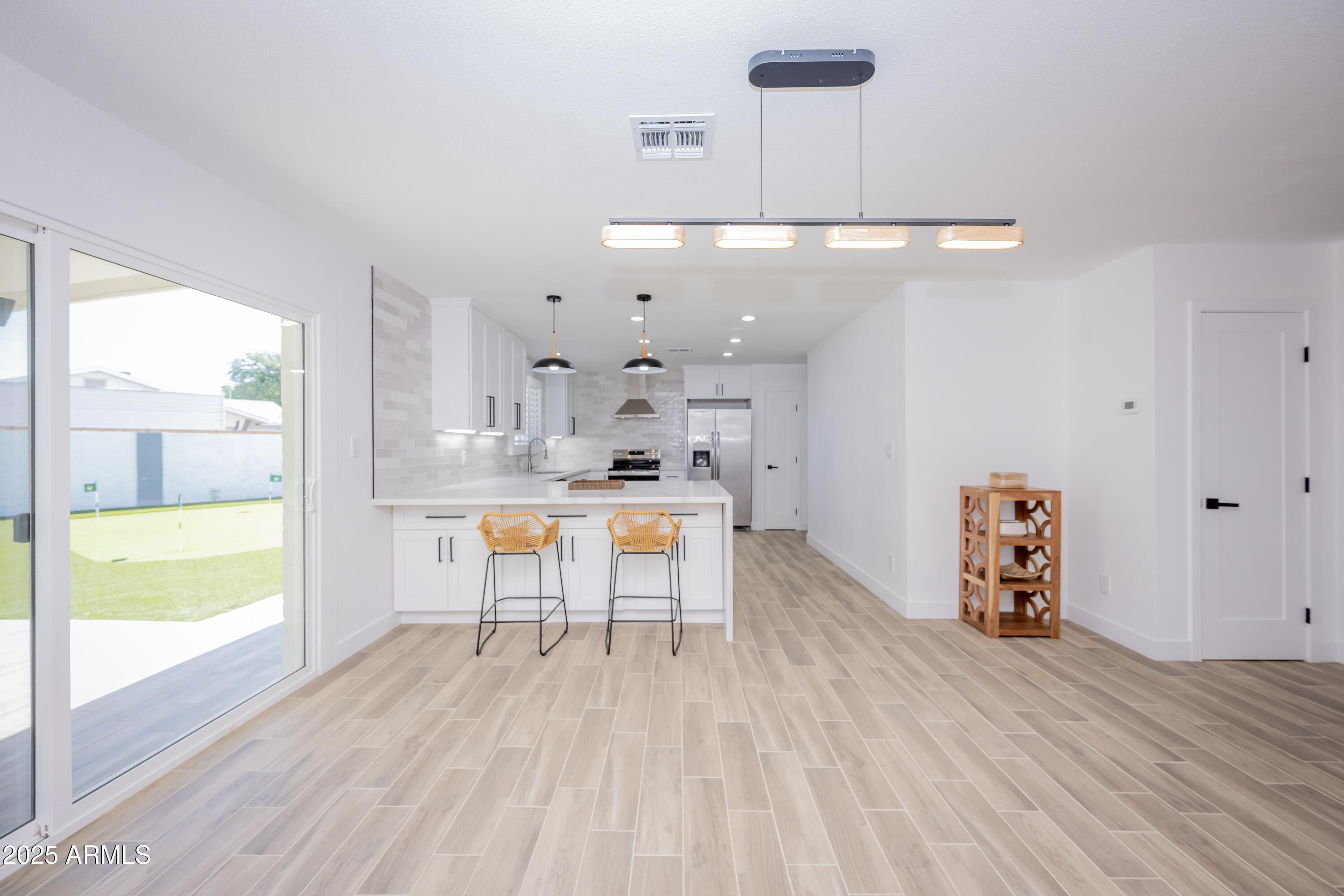 8534 E AMELIA Avenue