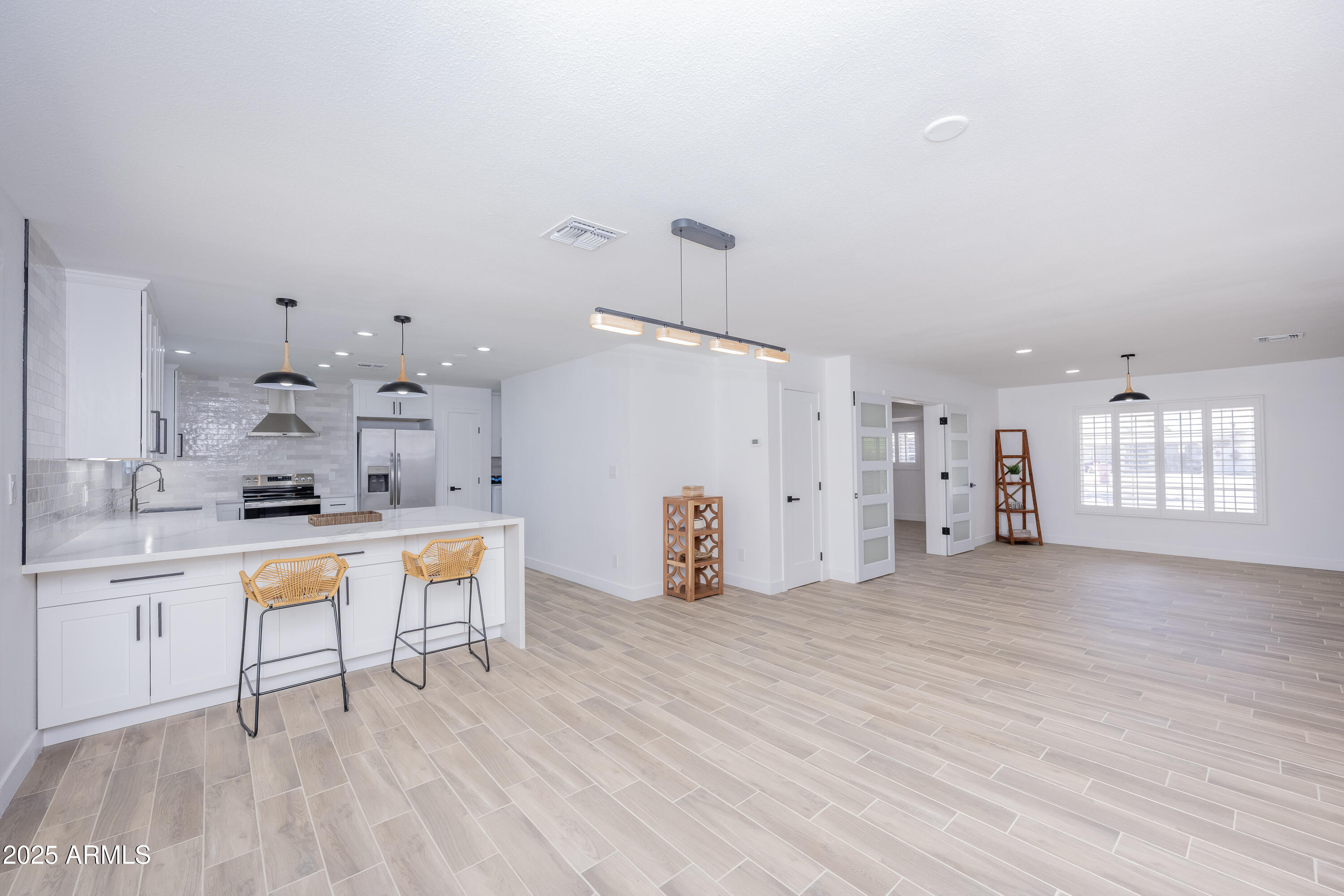 8534 E AMELIA Avenue