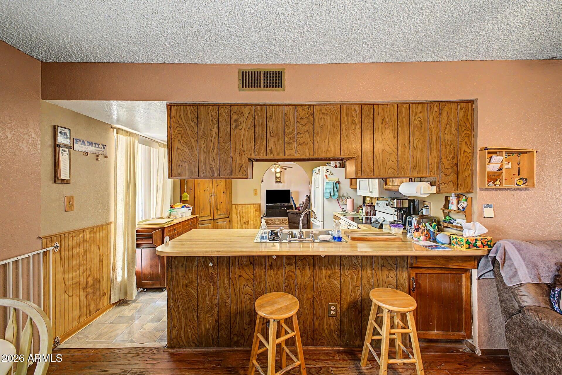 313 W PIUTE Avenue
