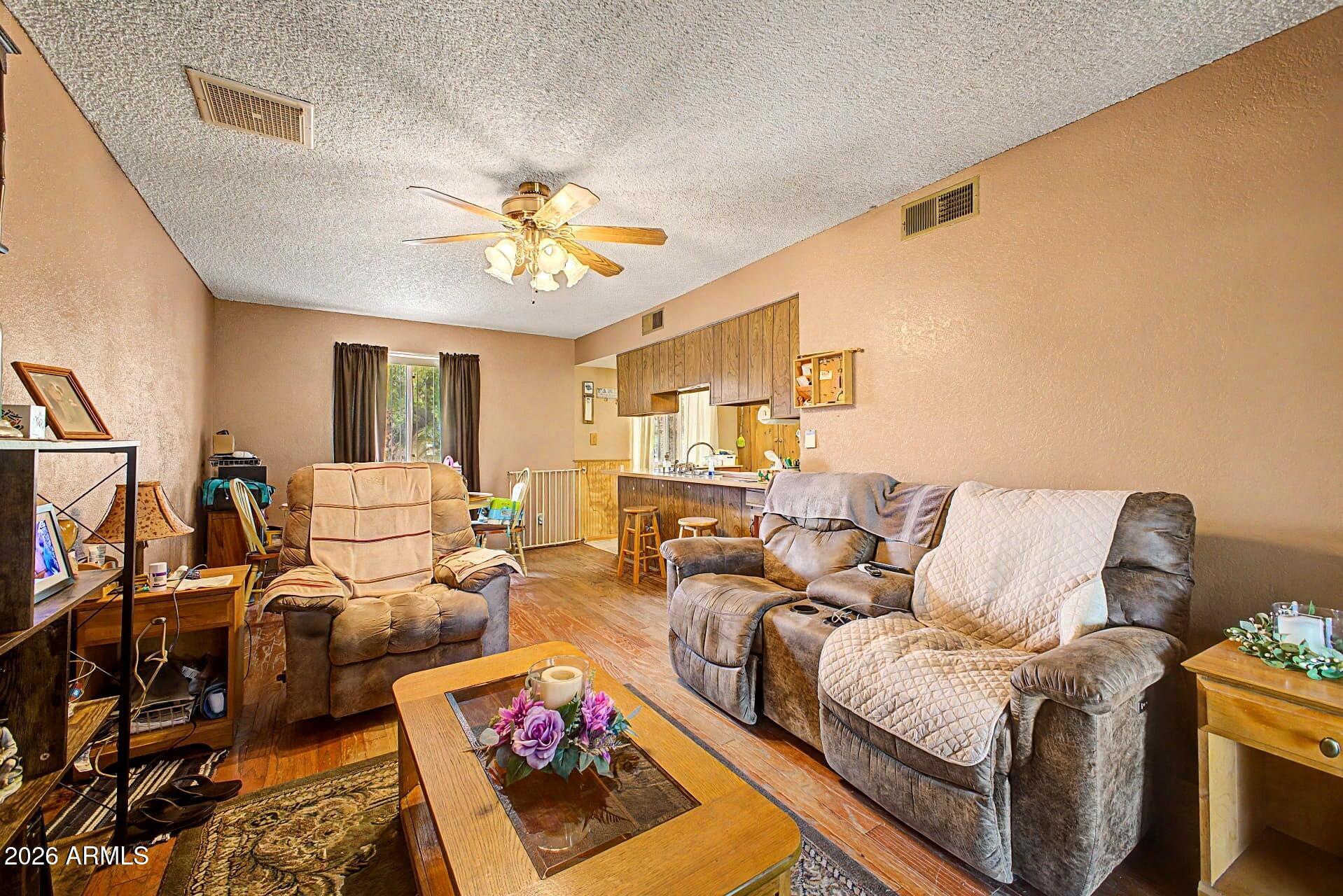313 W PIUTE Avenue