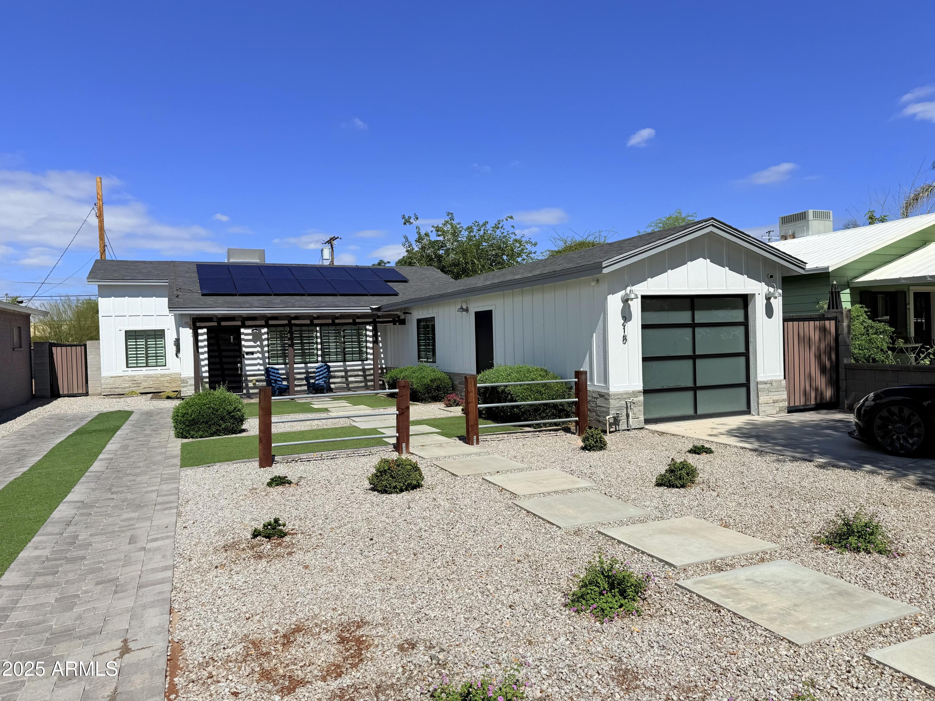 218 N PALM Street