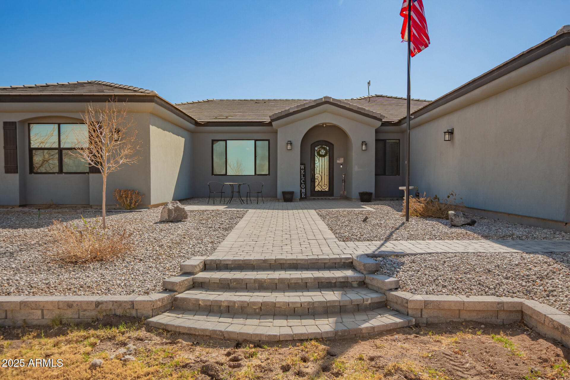 21717 W SOUTH MOUNTAIN Avenue
