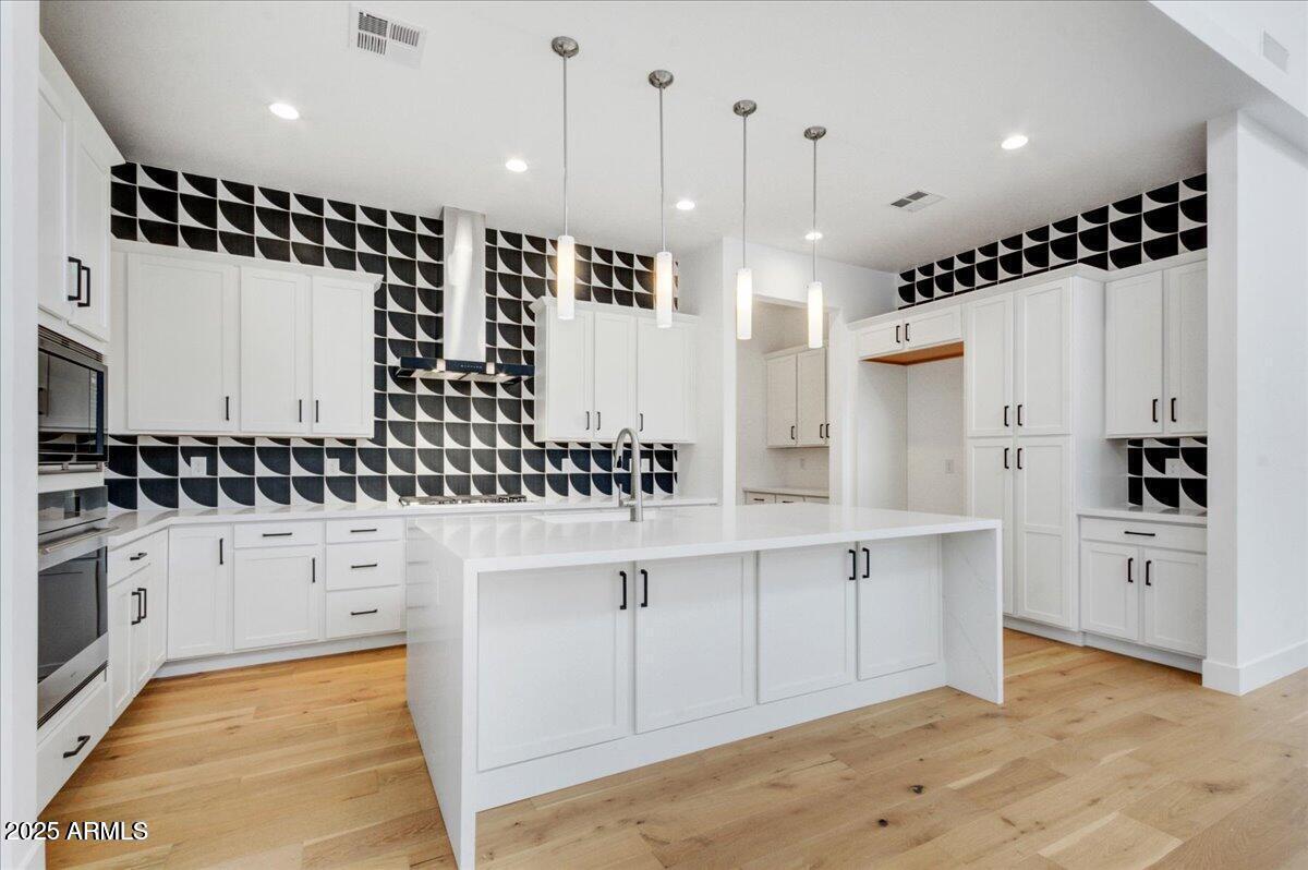 100 W NORTHERN Avenue 4