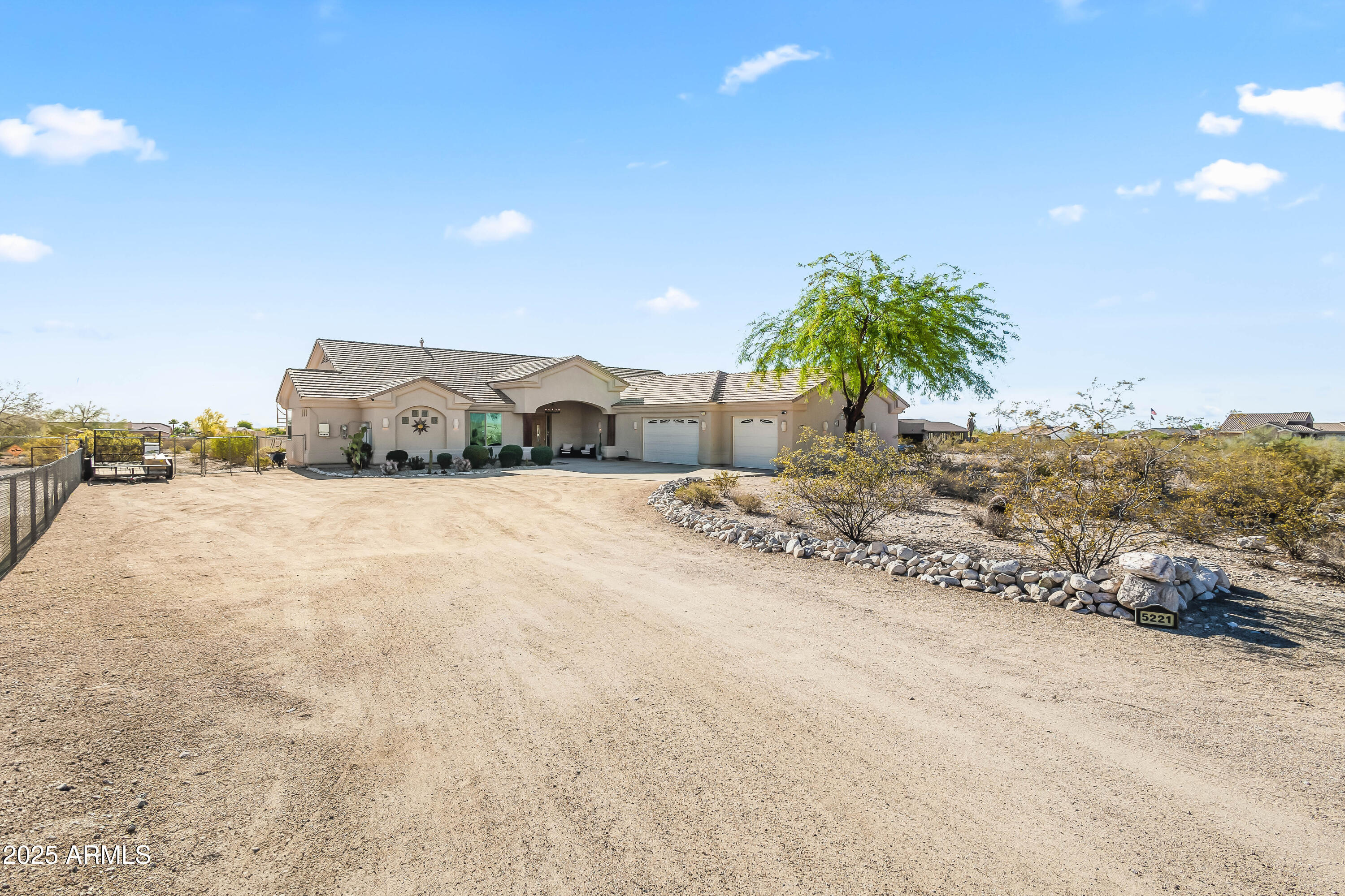 5221 N TUTHILL Road
