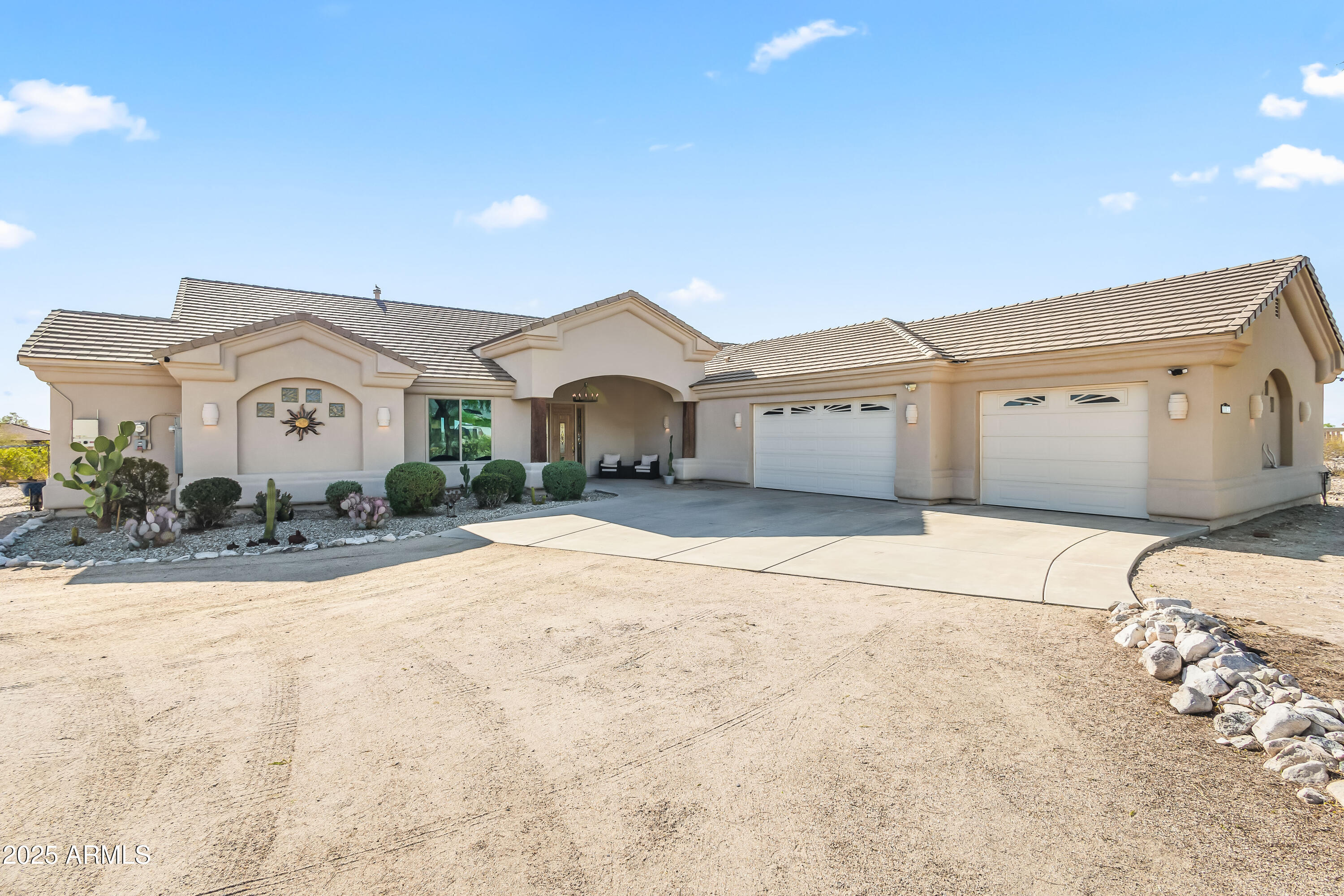 5221 N TUTHILL Road