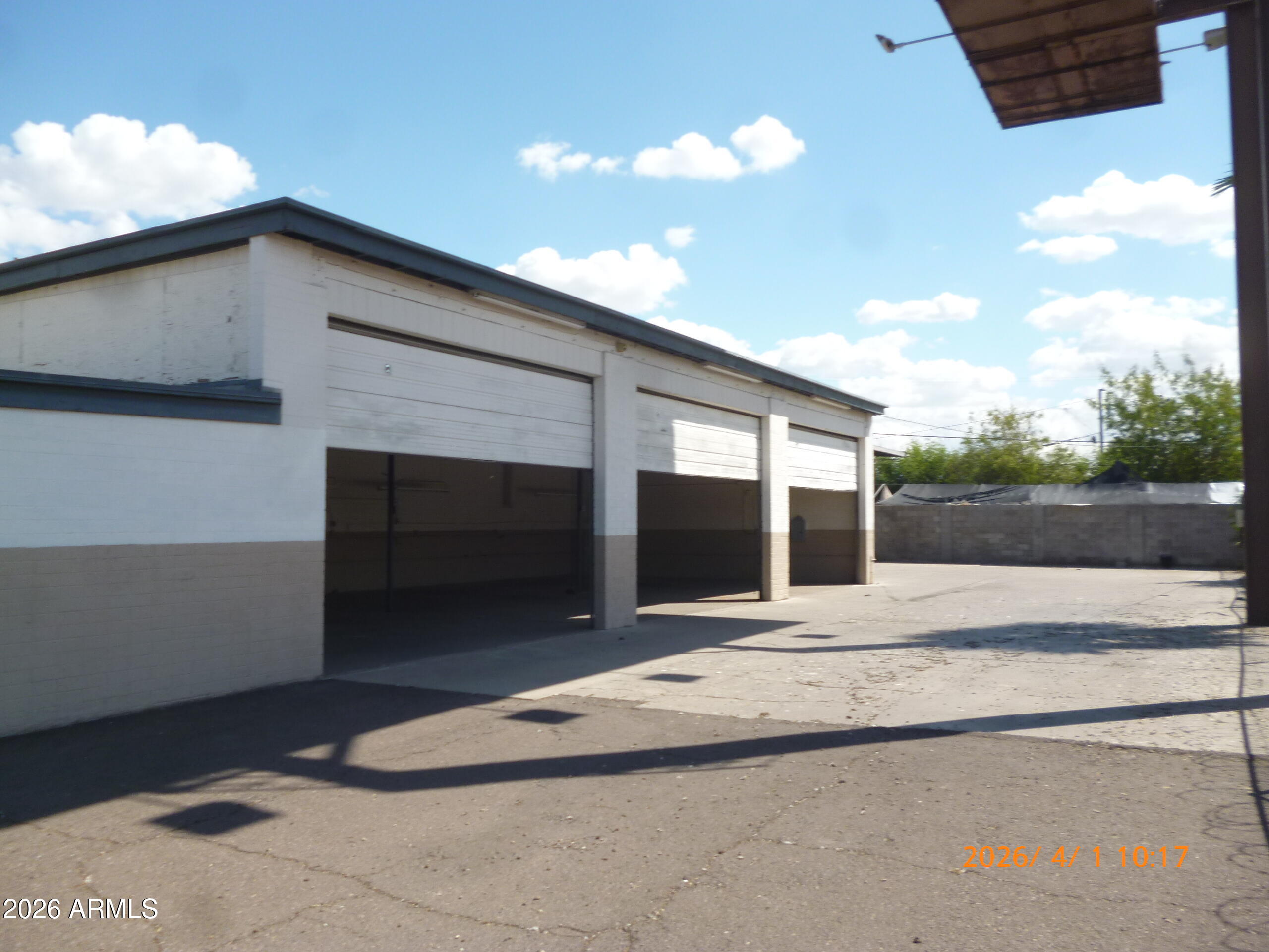 317 N BLACK CANYON Highway N