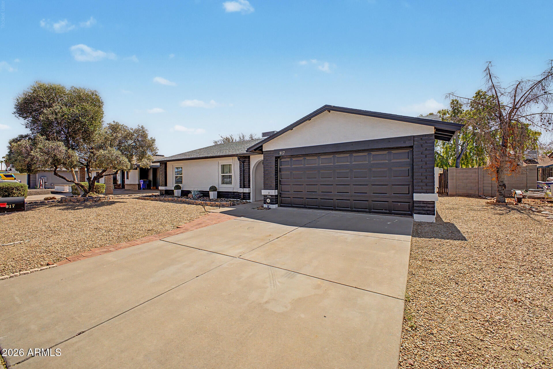 917 W MISSION Drive