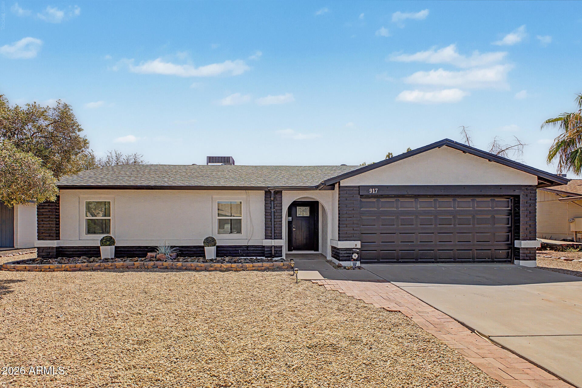 917 W MISSION Drive
