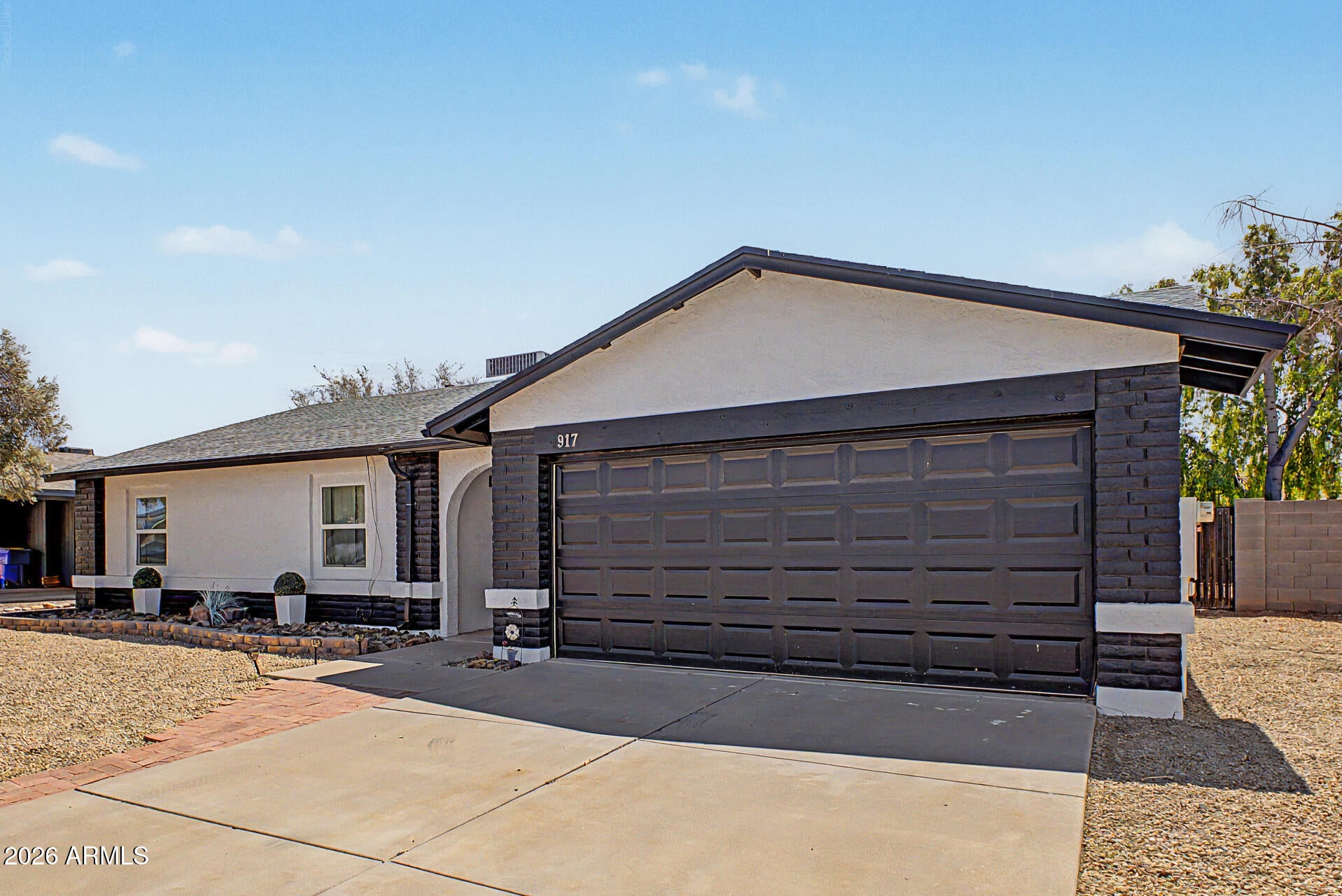 917 W MISSION Drive