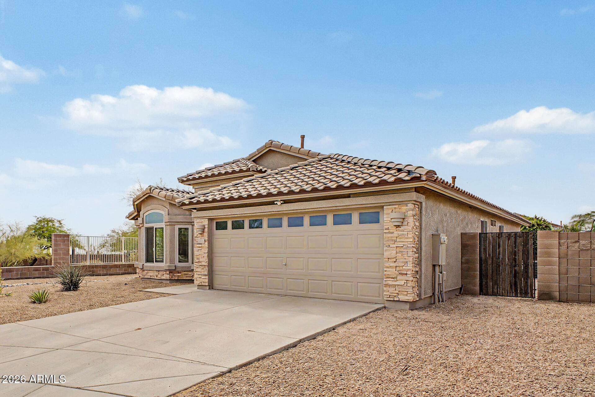 2304 N TIERRA ALTA Circle