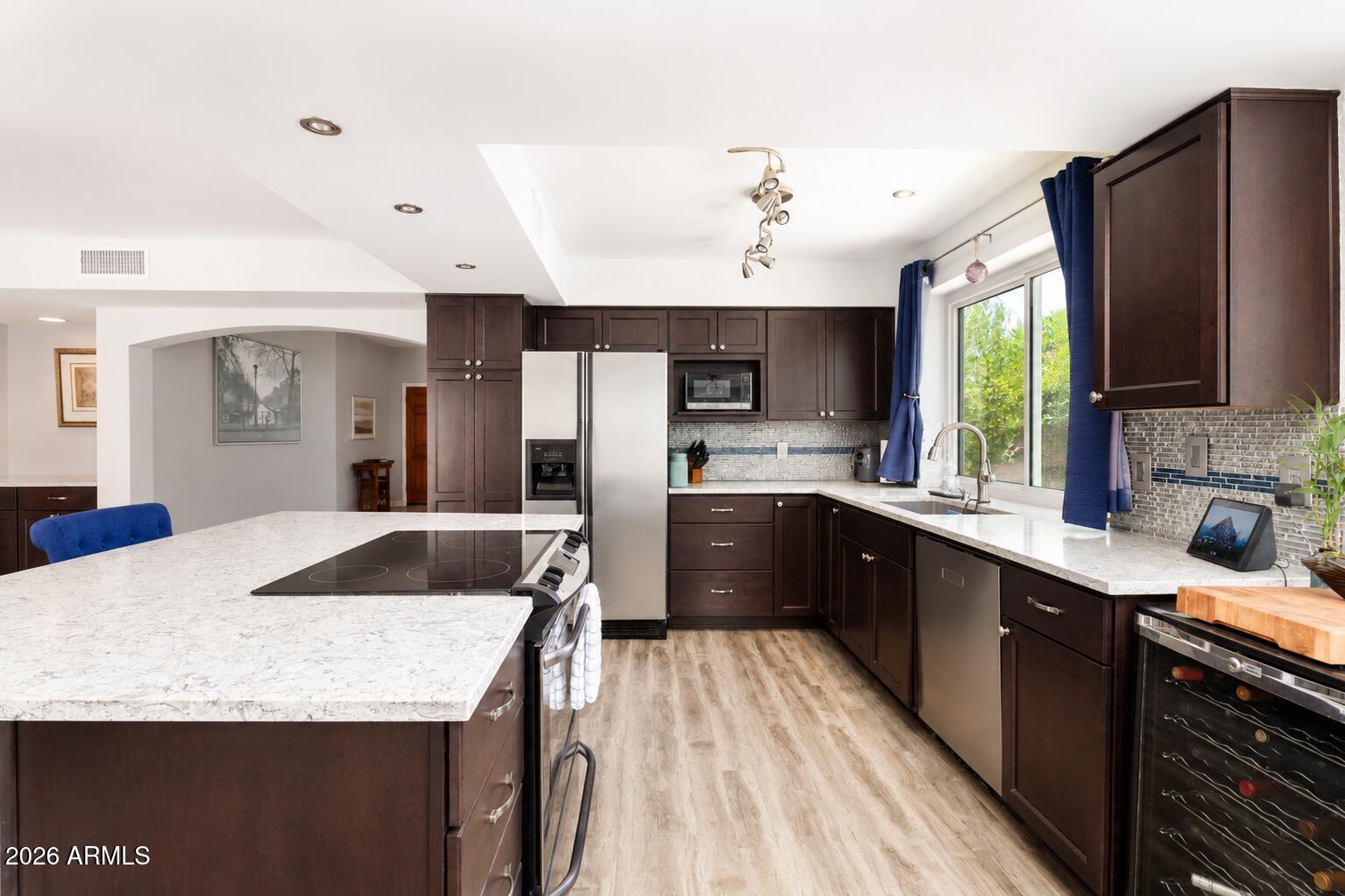 COUNTRY TRACE - Residential