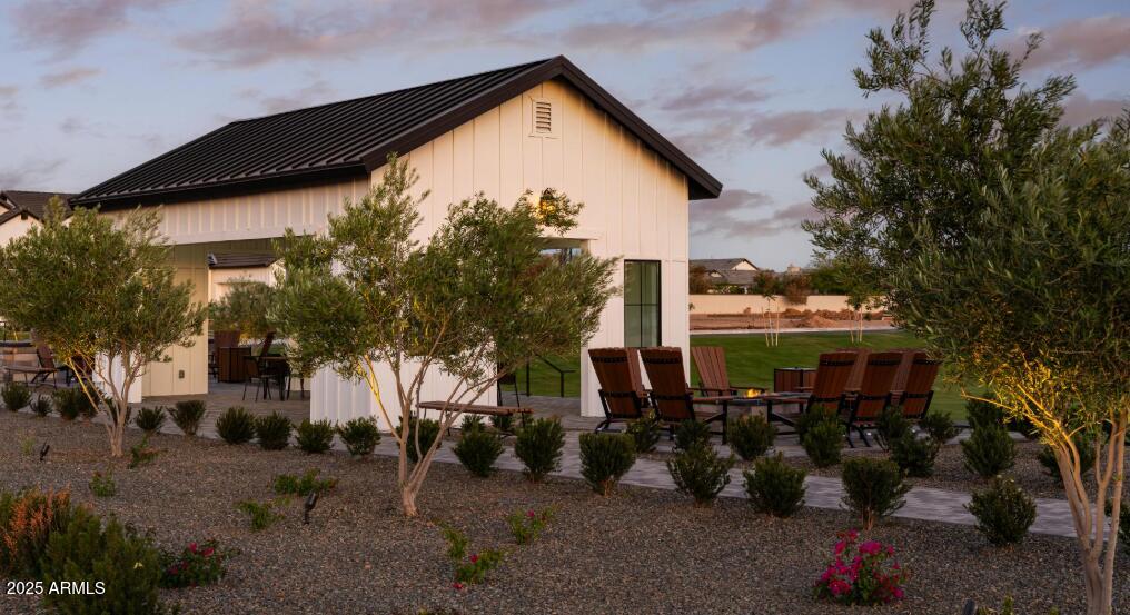 4227 S PARKCREST Street