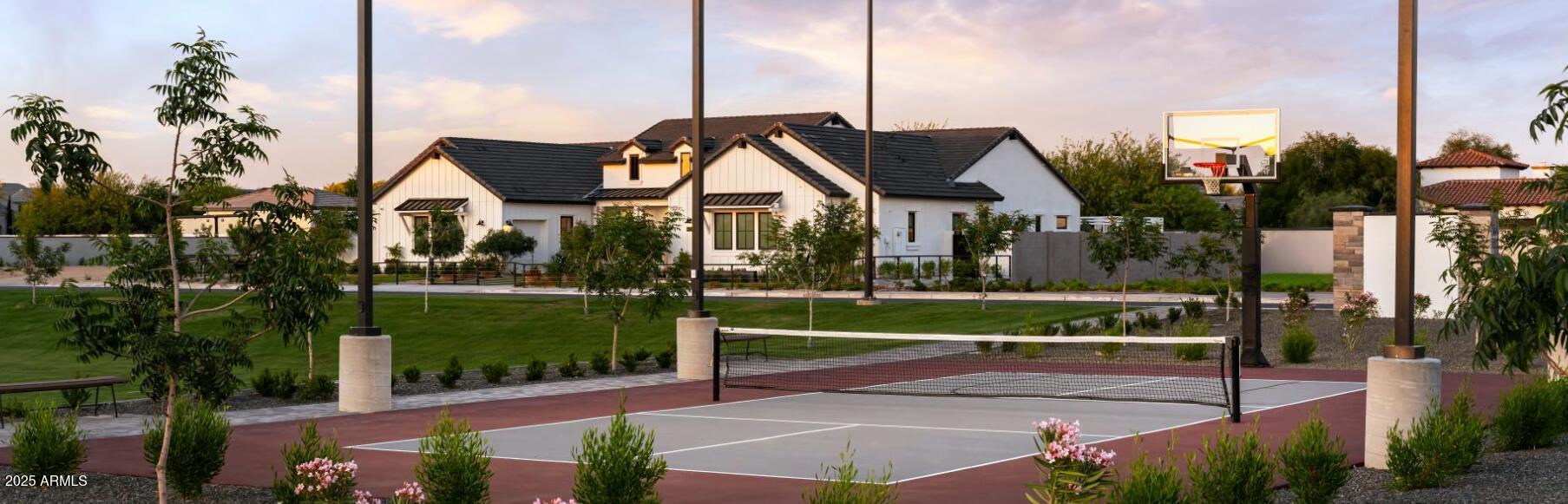 4227 S PARKCREST Street