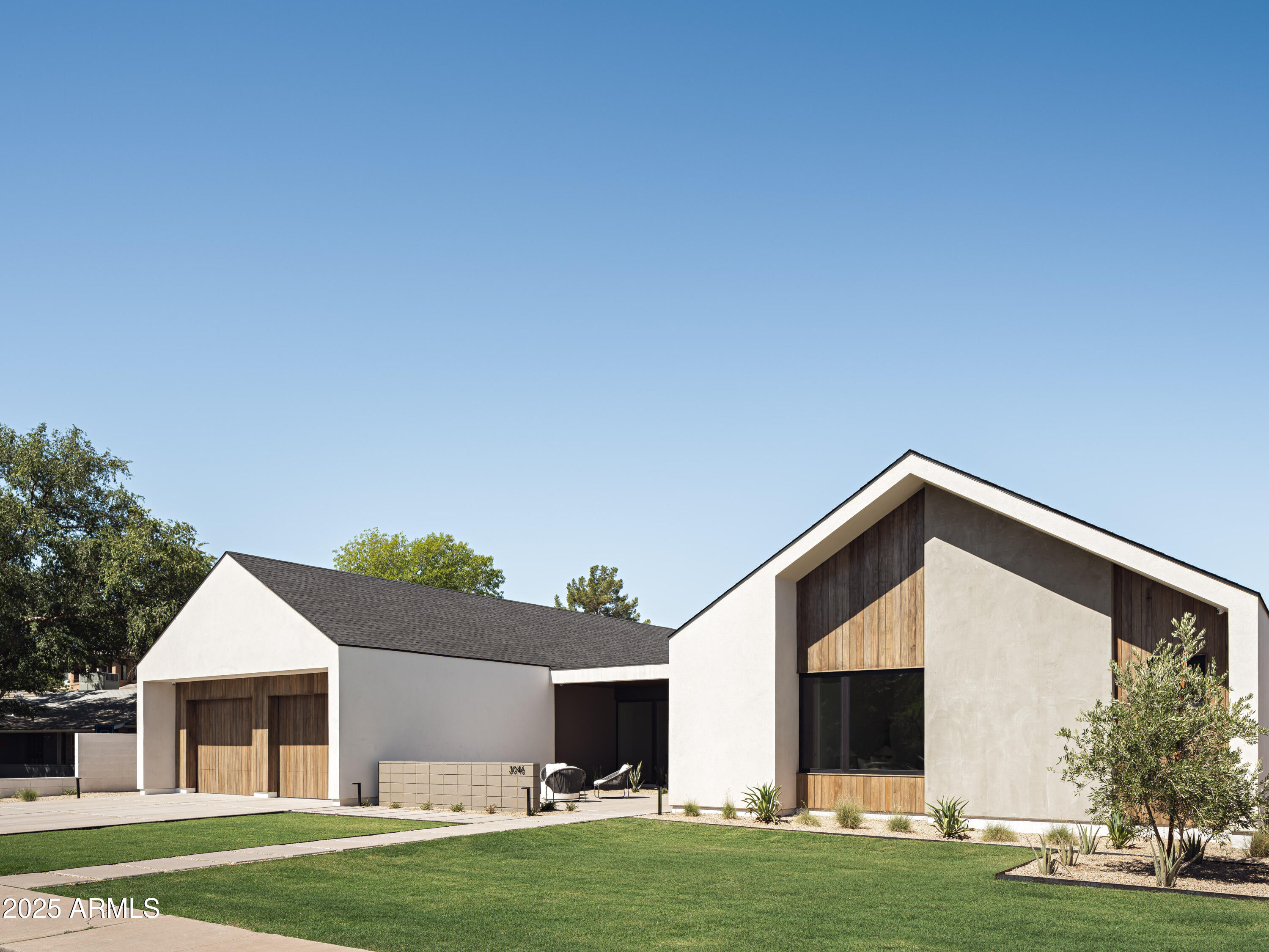 3046 N 45TH Street