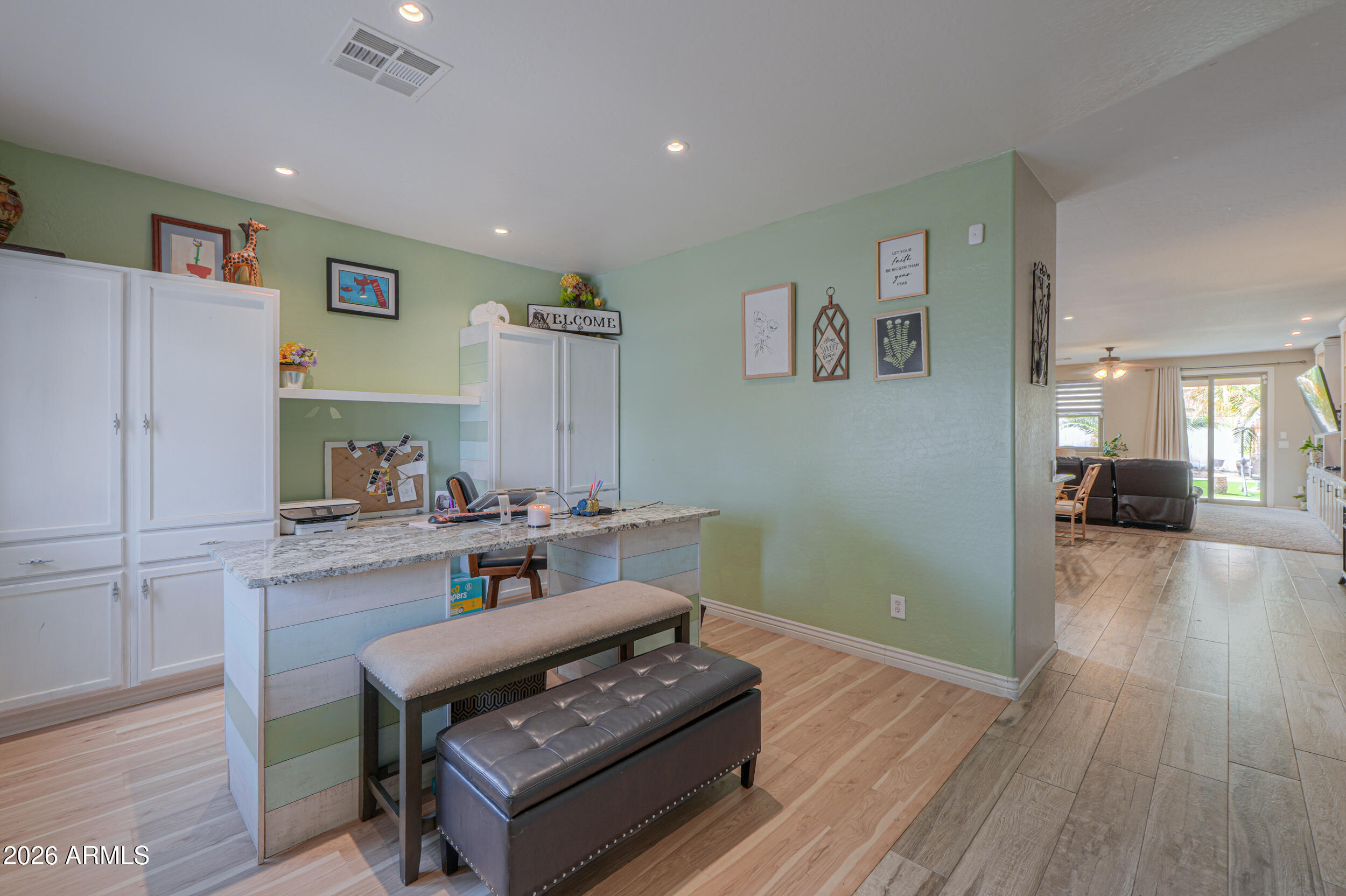 45665 W GUILDER Avenue