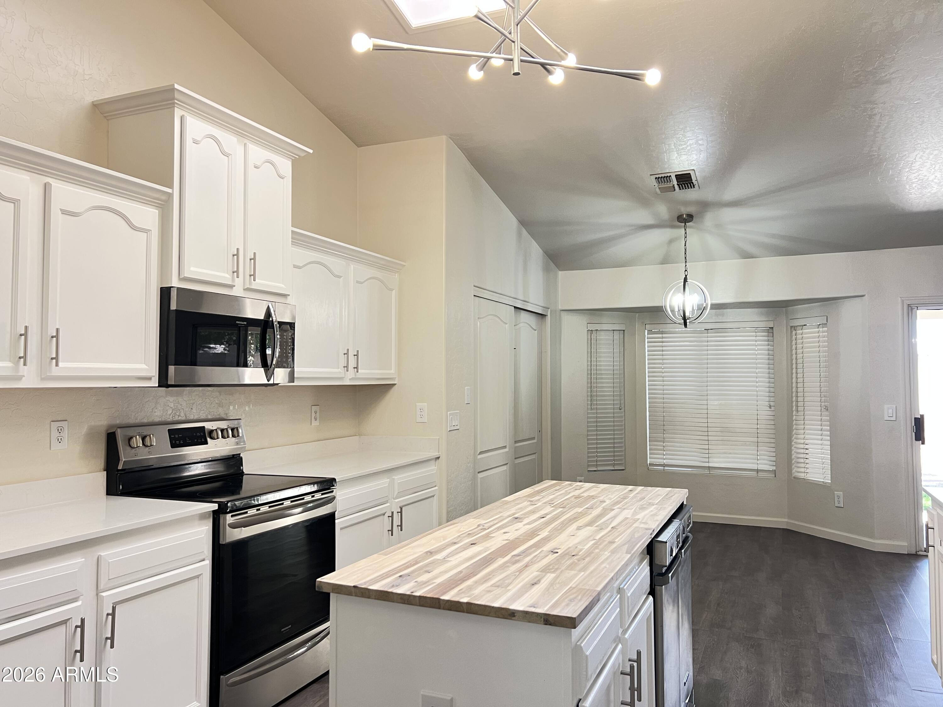 910 S PARADISE Drive