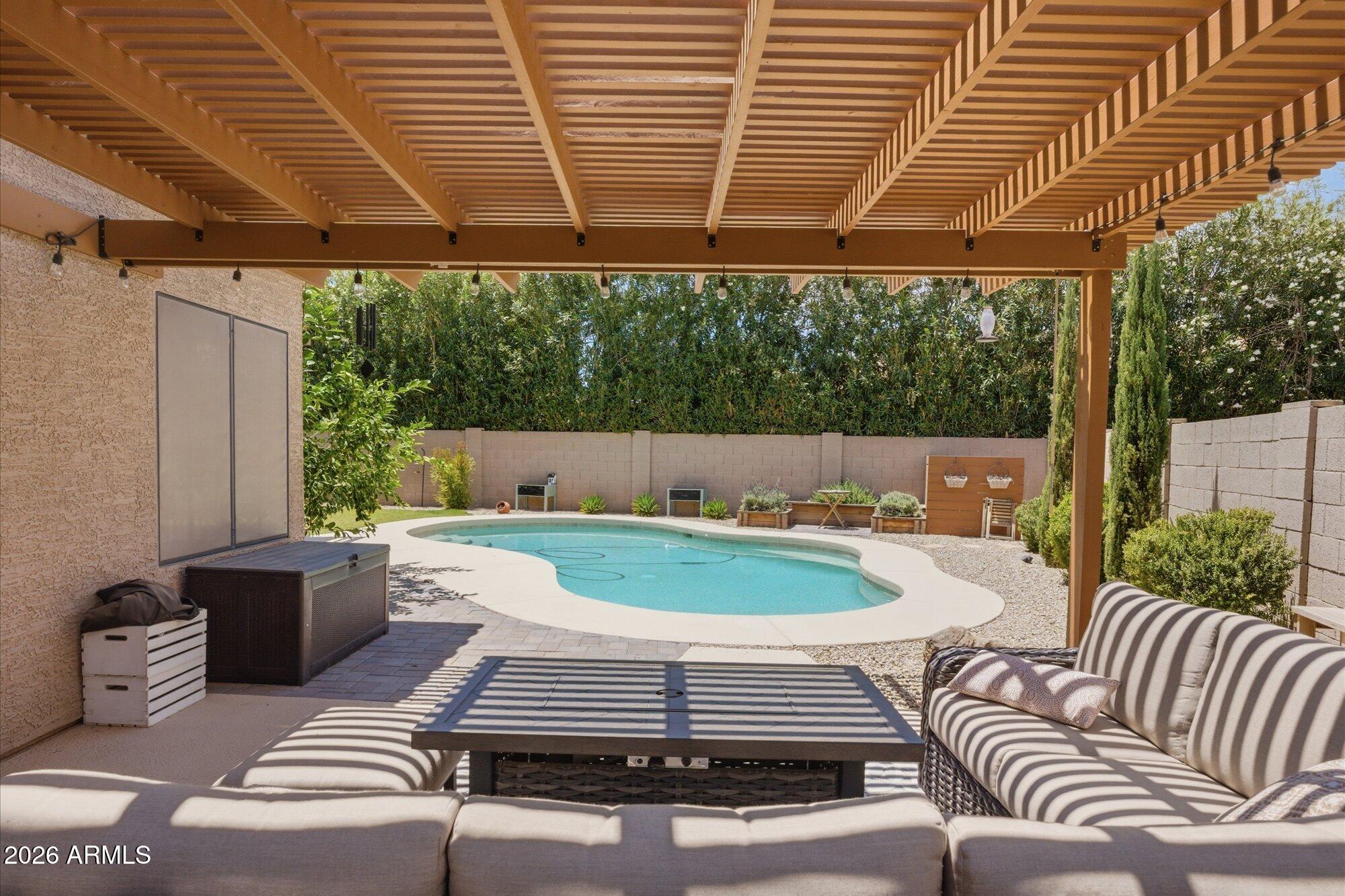 WARNER RANCH CROSSING 4 - Residential