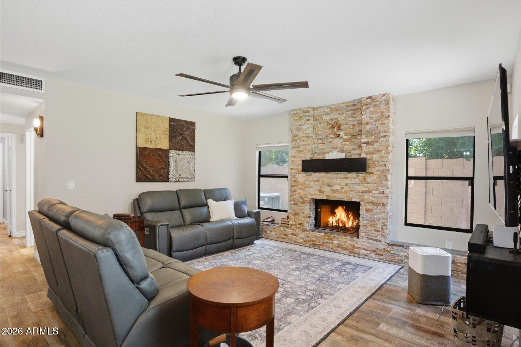 WARNER RANCH CROSSING 4 - Residential
