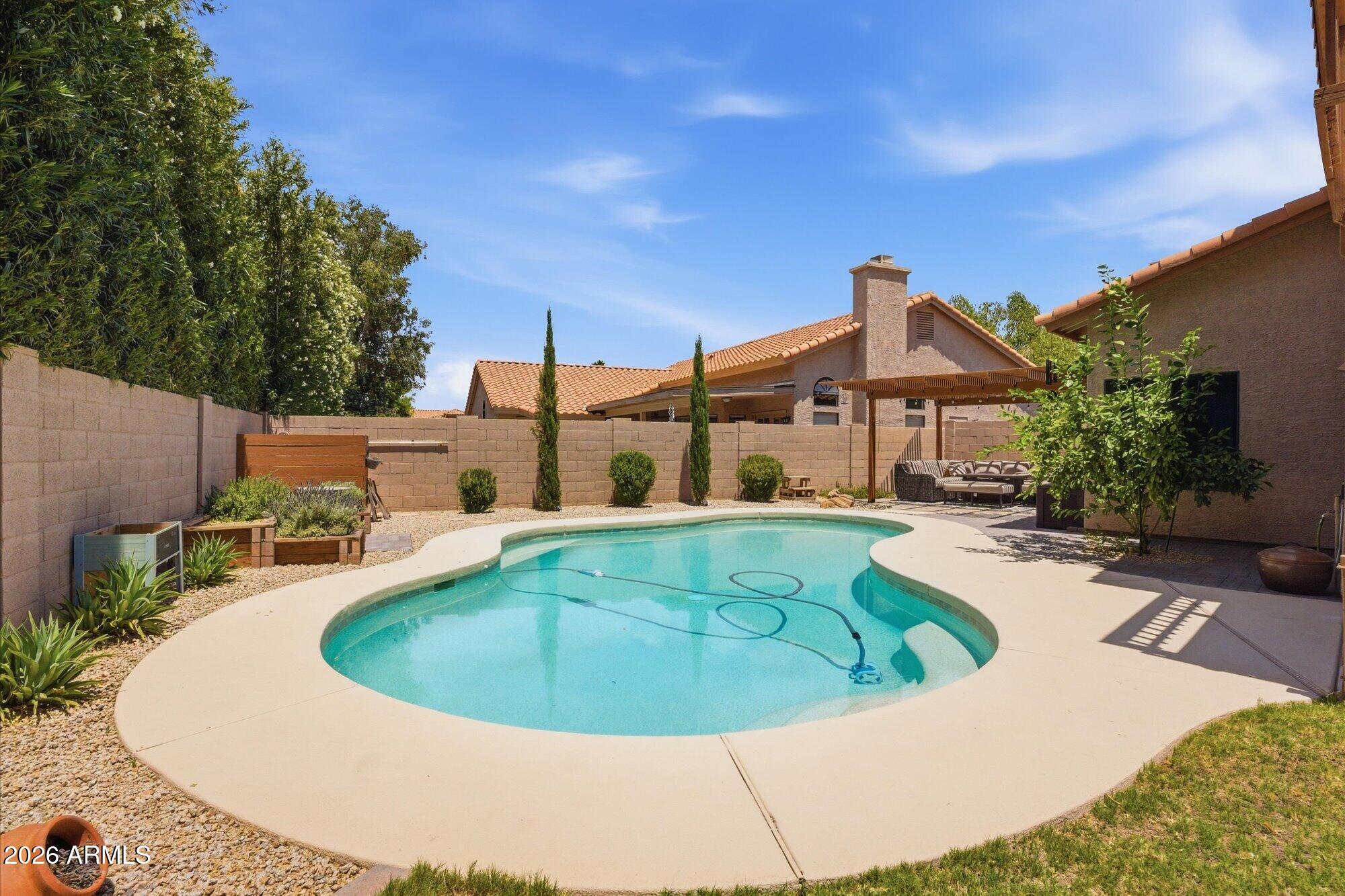 WARNER RANCH CROSSING 4 - Residential