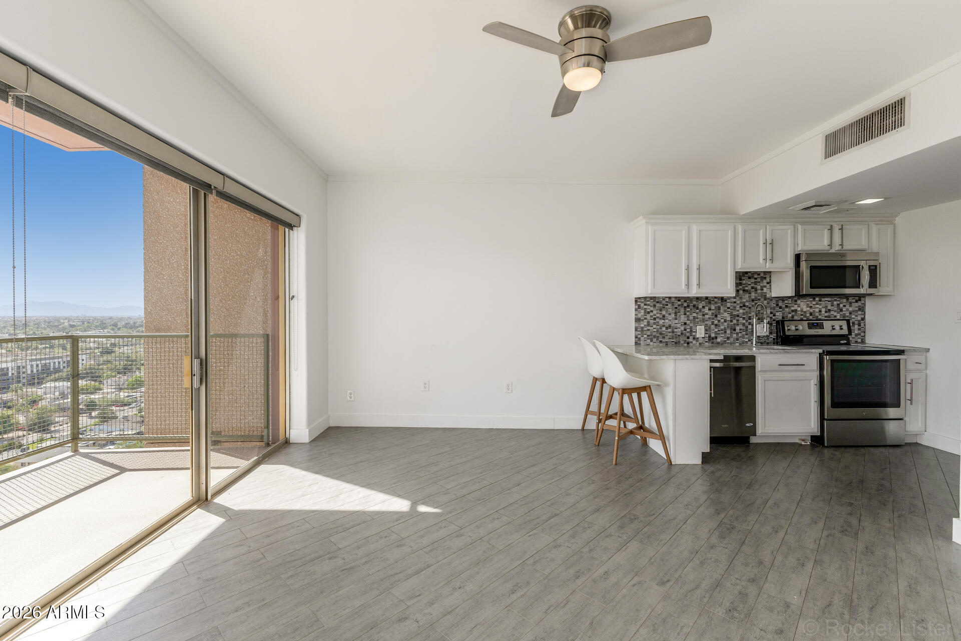 4750 N CENTRAL Avenue E16