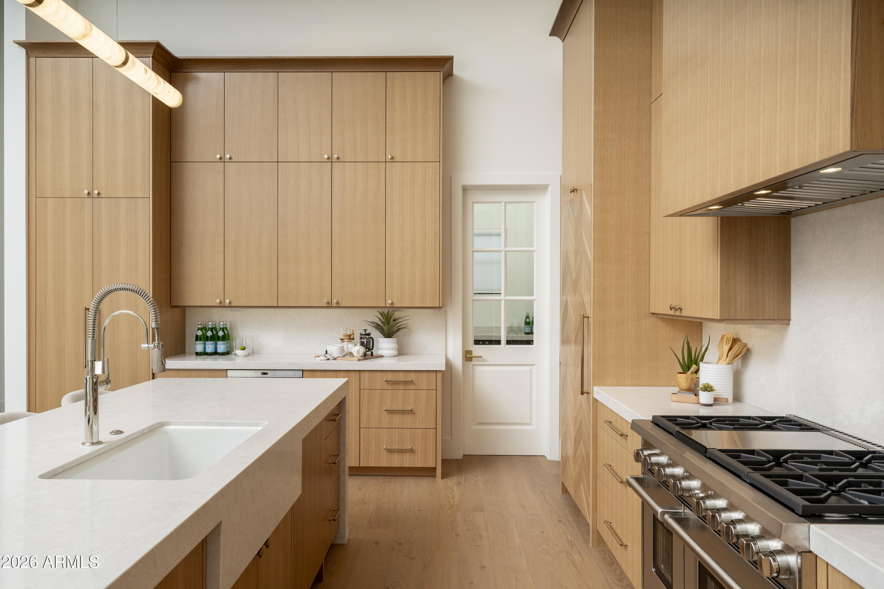 3923 E HEATHERBRAE Drive