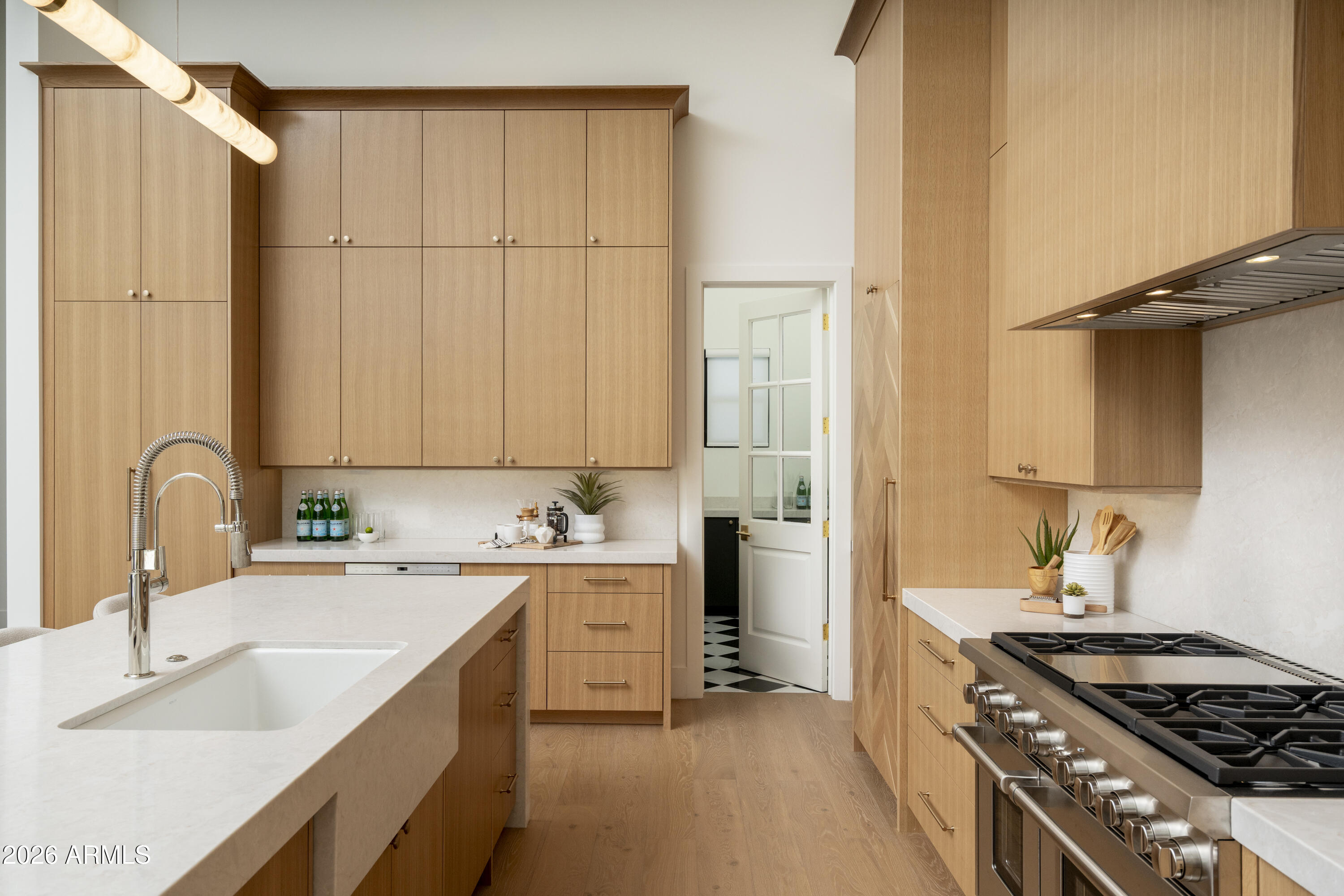 3923 E HEATHERBRAE Drive