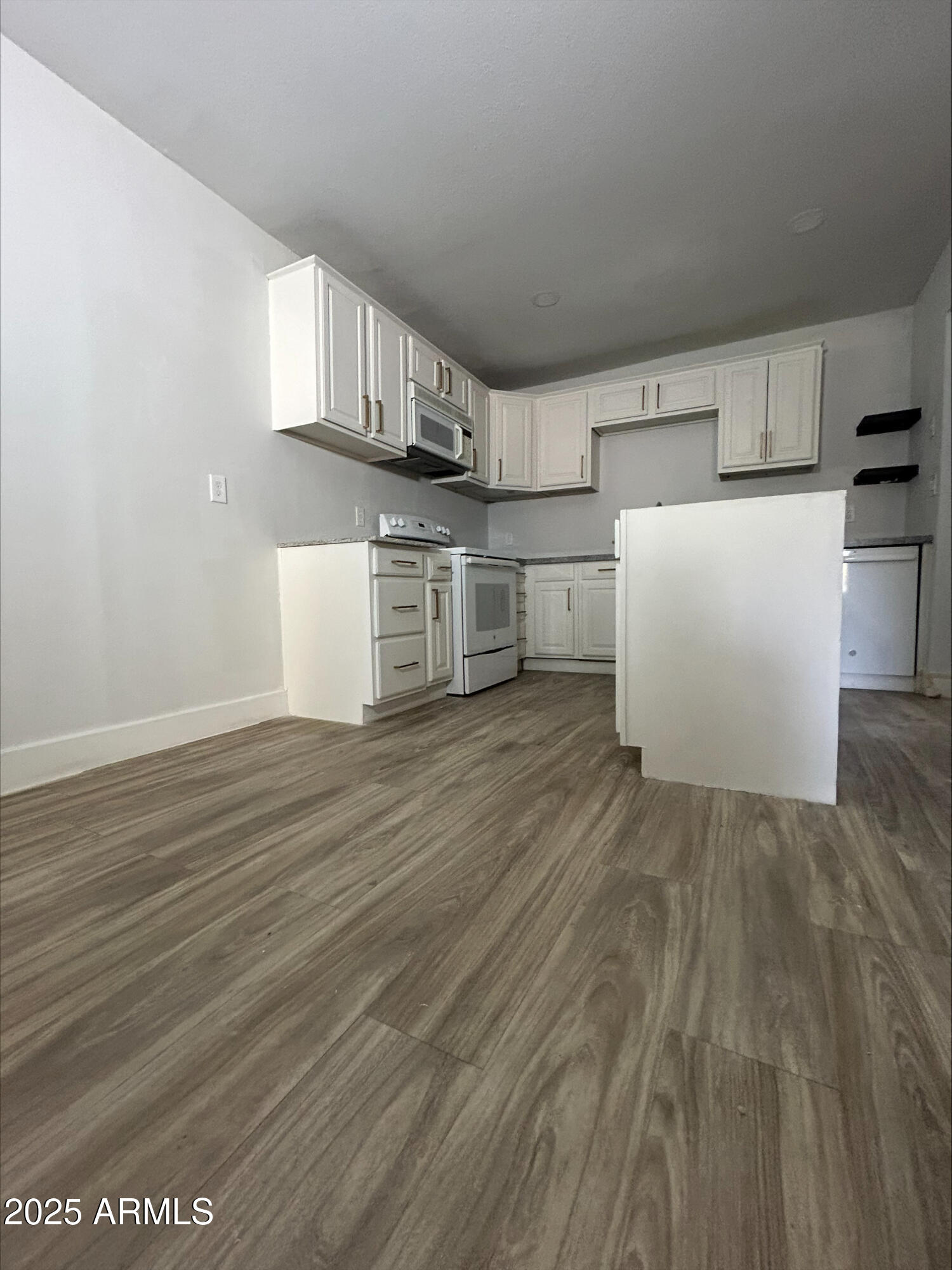 937 W COCOPAH Street