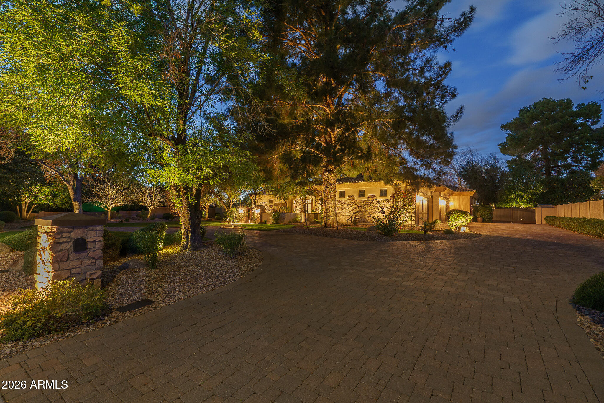 6316 W SWEETWATER Avenue