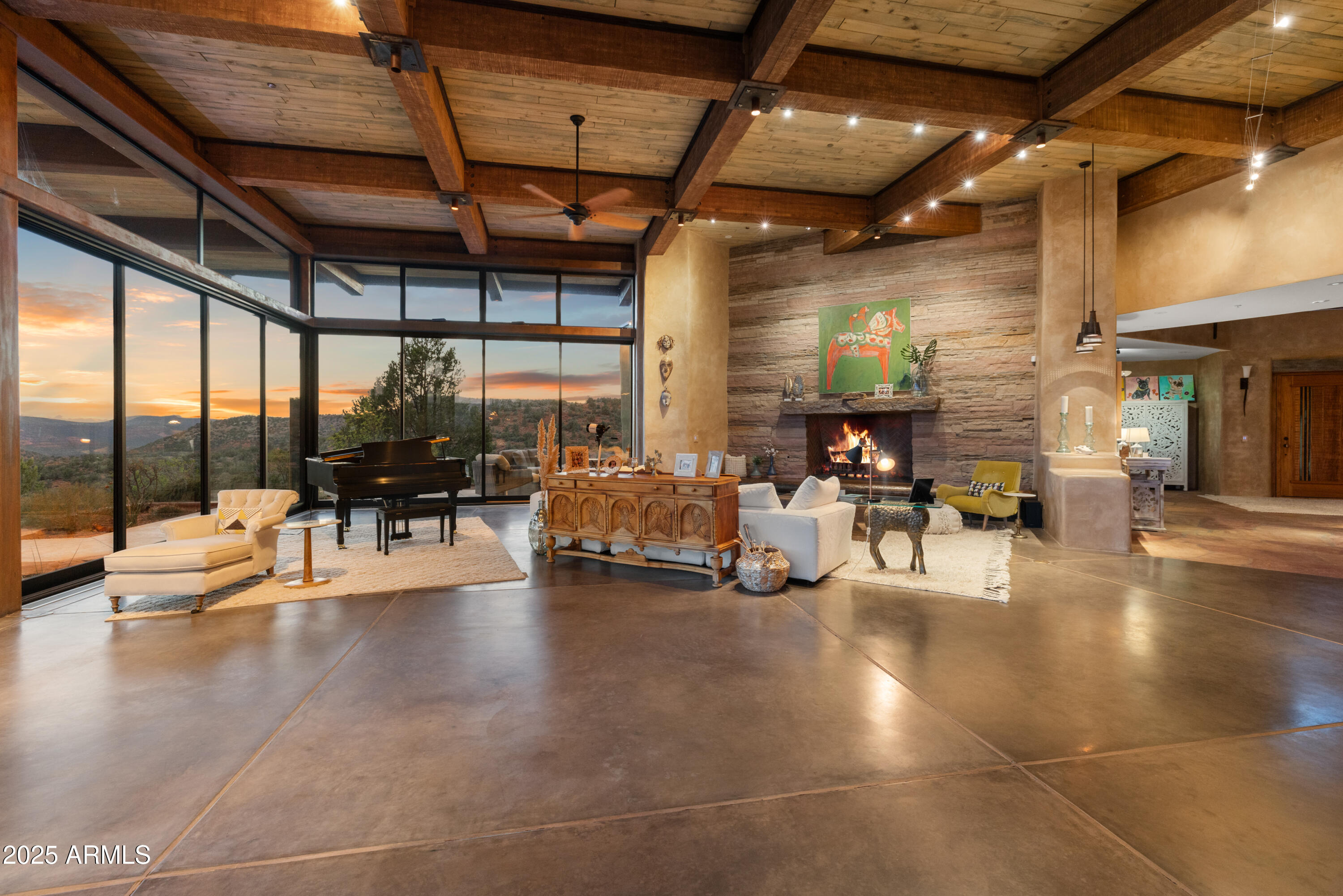 Sedona, Arizona, 86336, United States, 3 Bedrooms Bedrooms, ,6 BathroomsBathrooms,Residential,Active,1944279