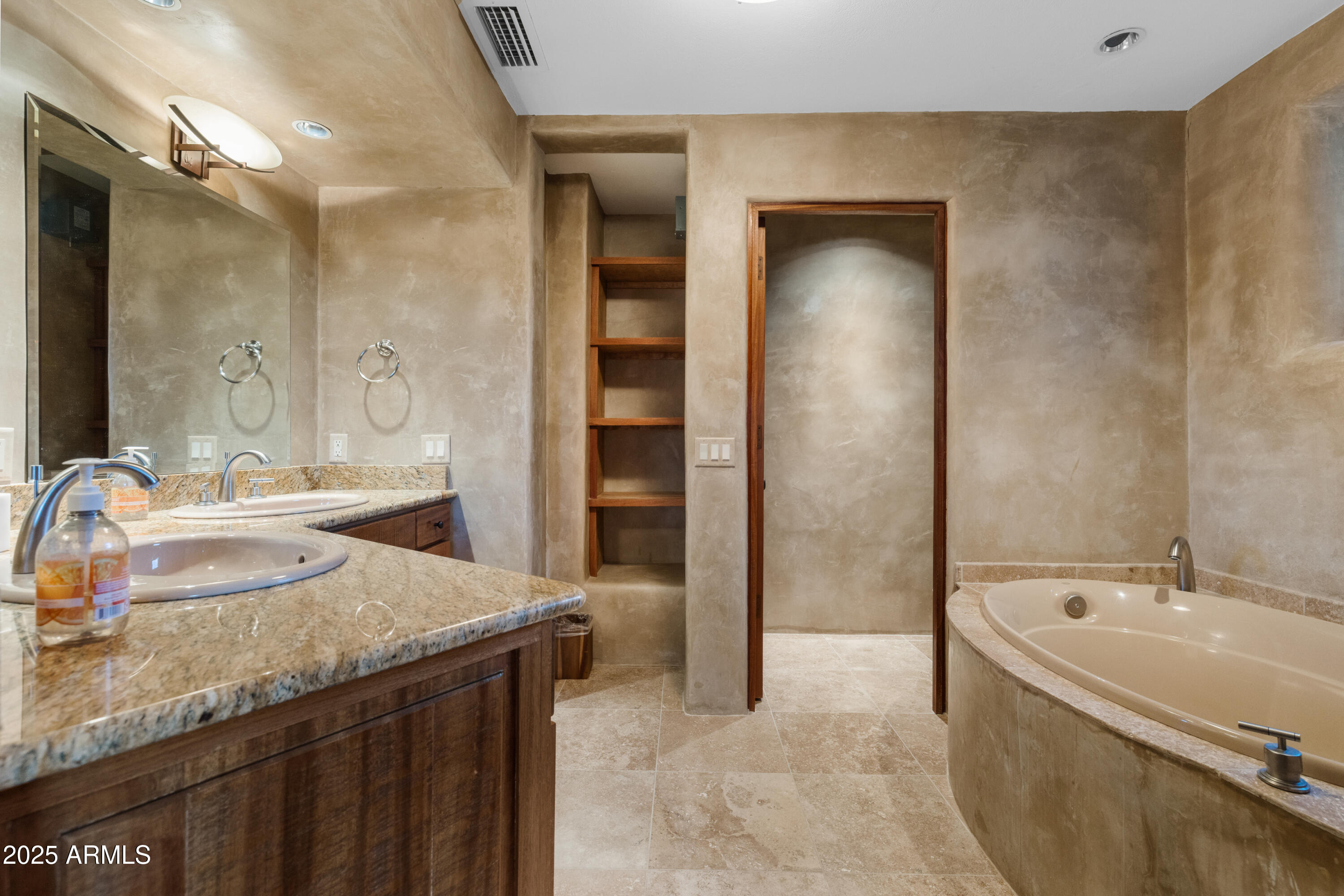 Sedona, Arizona, 86336, United States, 3 Bedrooms Bedrooms, ,6 BathroomsBathrooms,Residential,Active,1944279