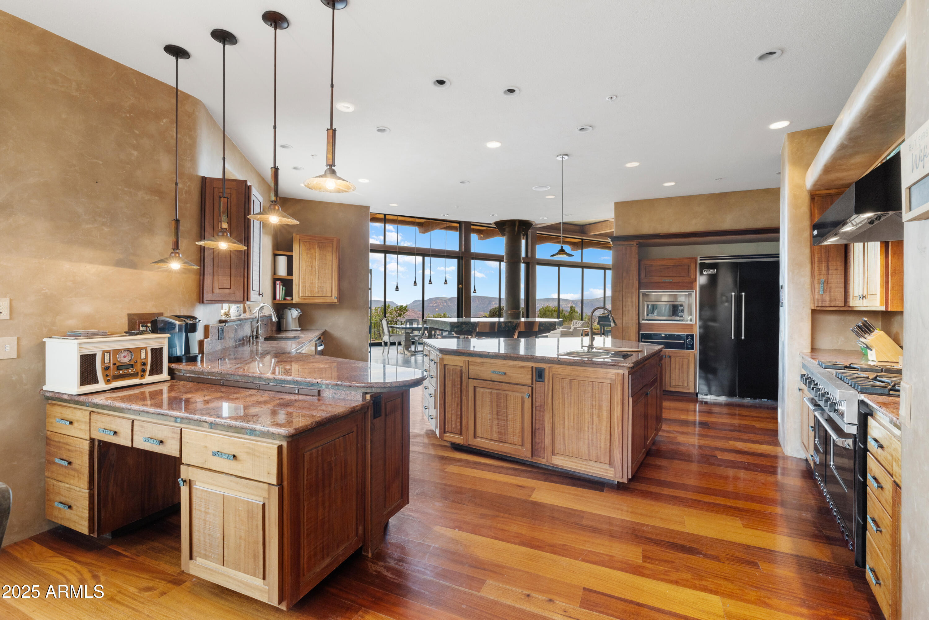 Sedona, Arizona, 86336, United States, 3 Bedrooms Bedrooms, ,6 BathroomsBathrooms,Residential,Active,1944279