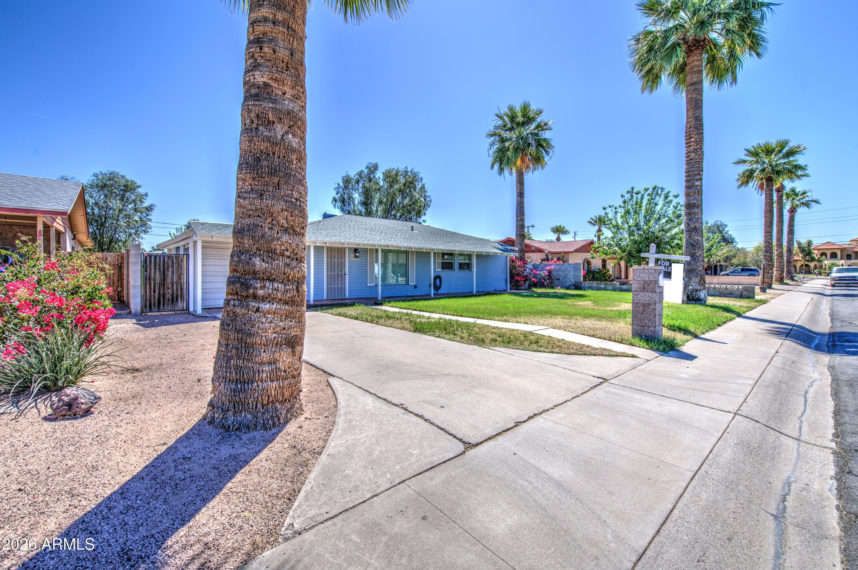 914 N CAMERON Avenue