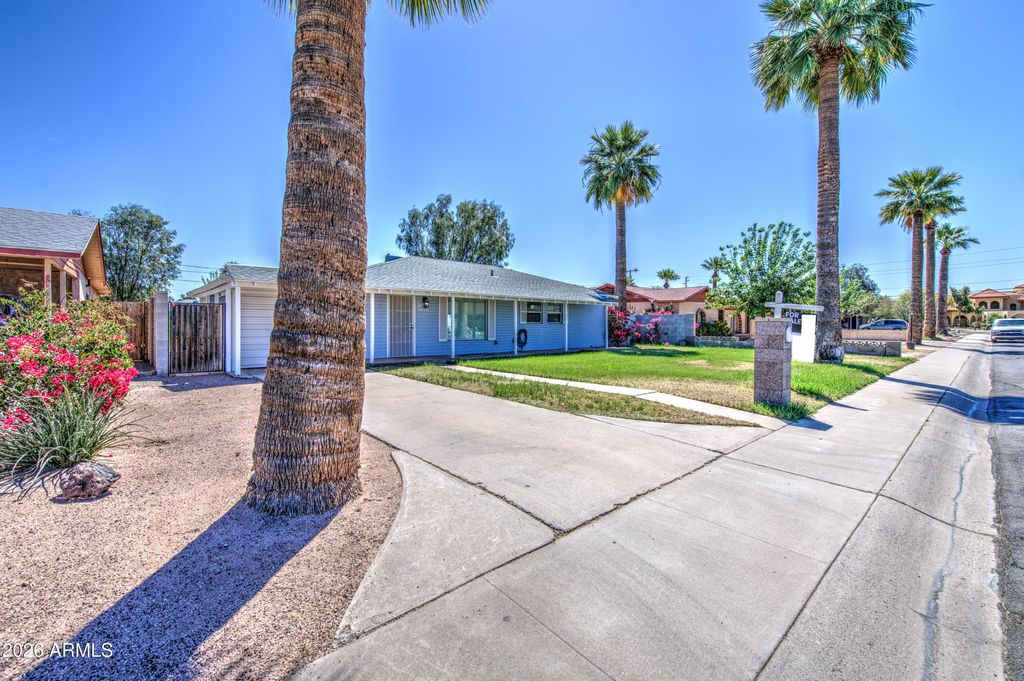 Photo of 914 N Cameron Avenue, Casa Grande, AZ 85122 (MLS # 7012974)